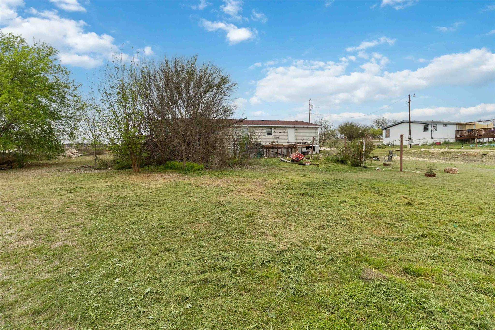 1225 Grandview Dr, San Marcos, TX 78666