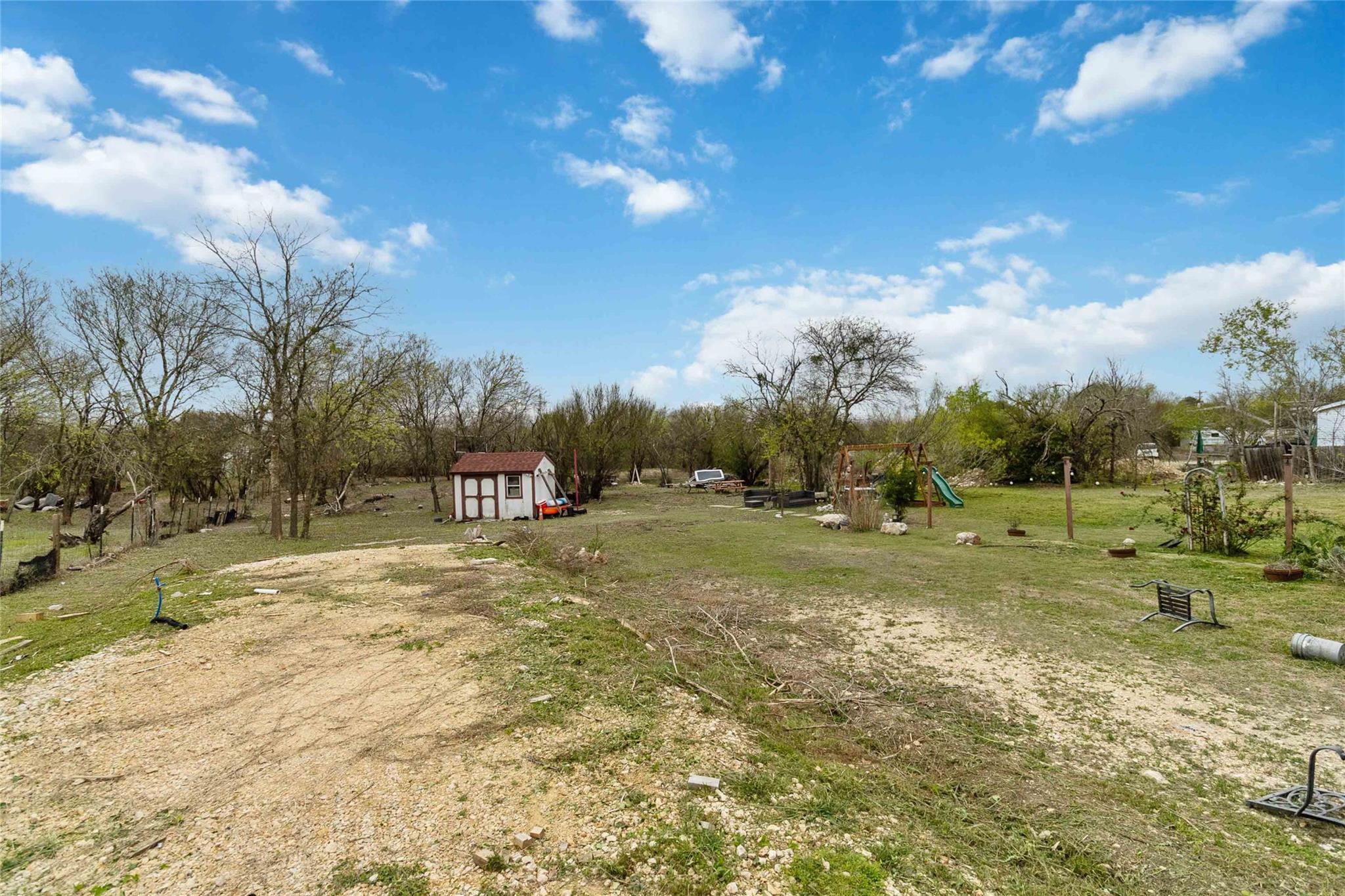 1225 Grandview Dr, San Marcos, TX 78666