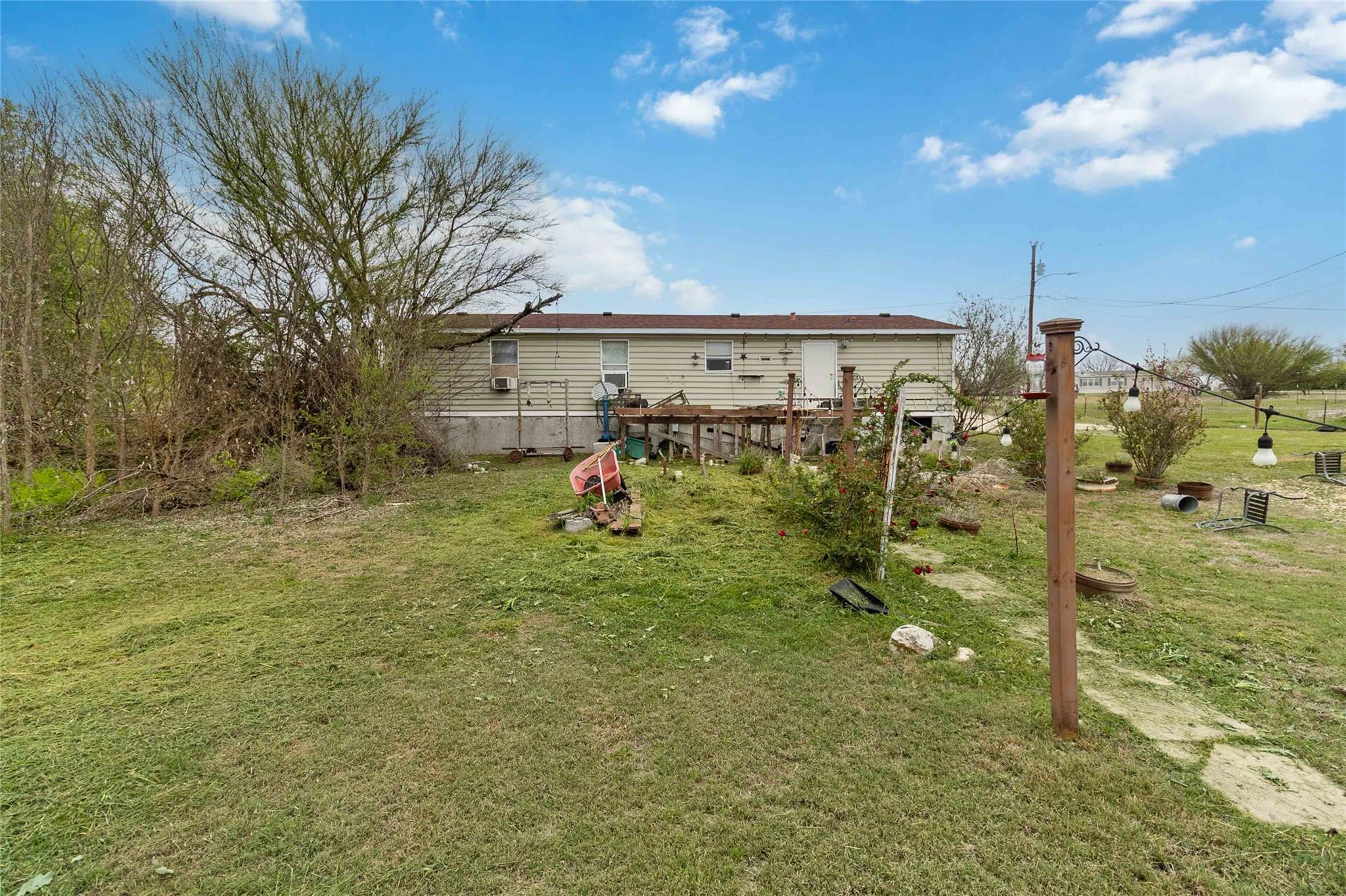 1225 Grandview Dr, San Marcos, TX 78666