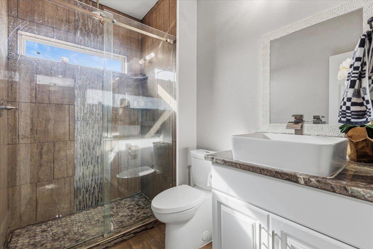 285 La Fortuna Dr, Del Valle, TX 78617