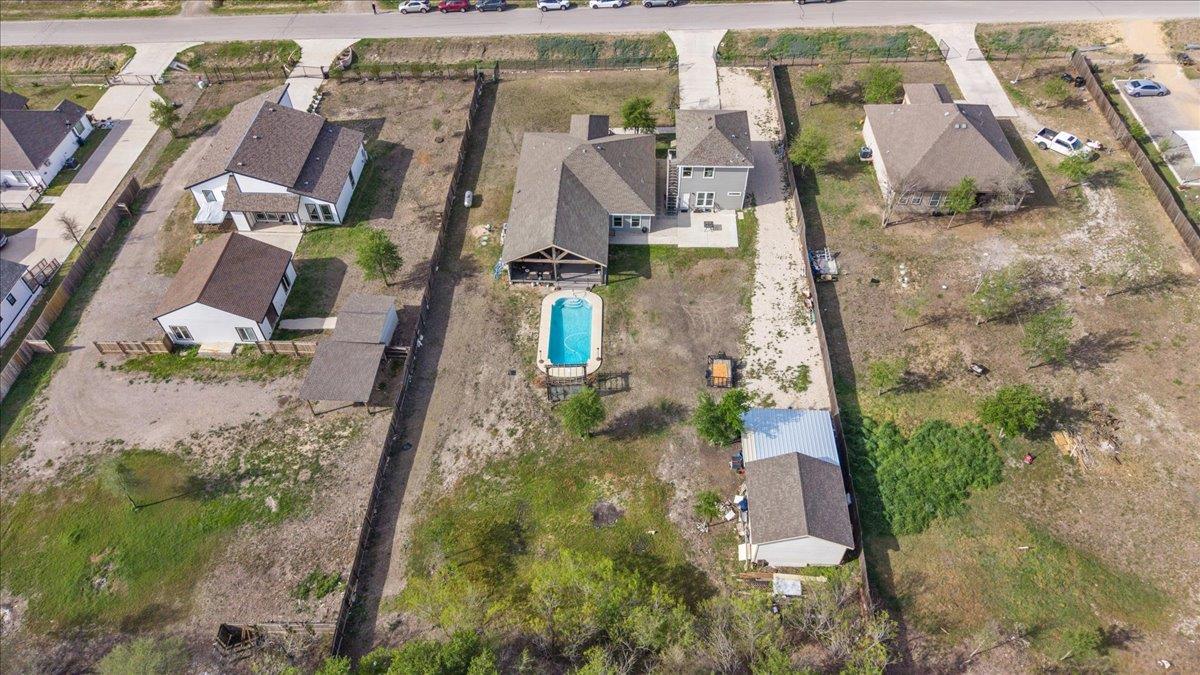 285 La Fortuna Dr, Del Valle, TX 78617