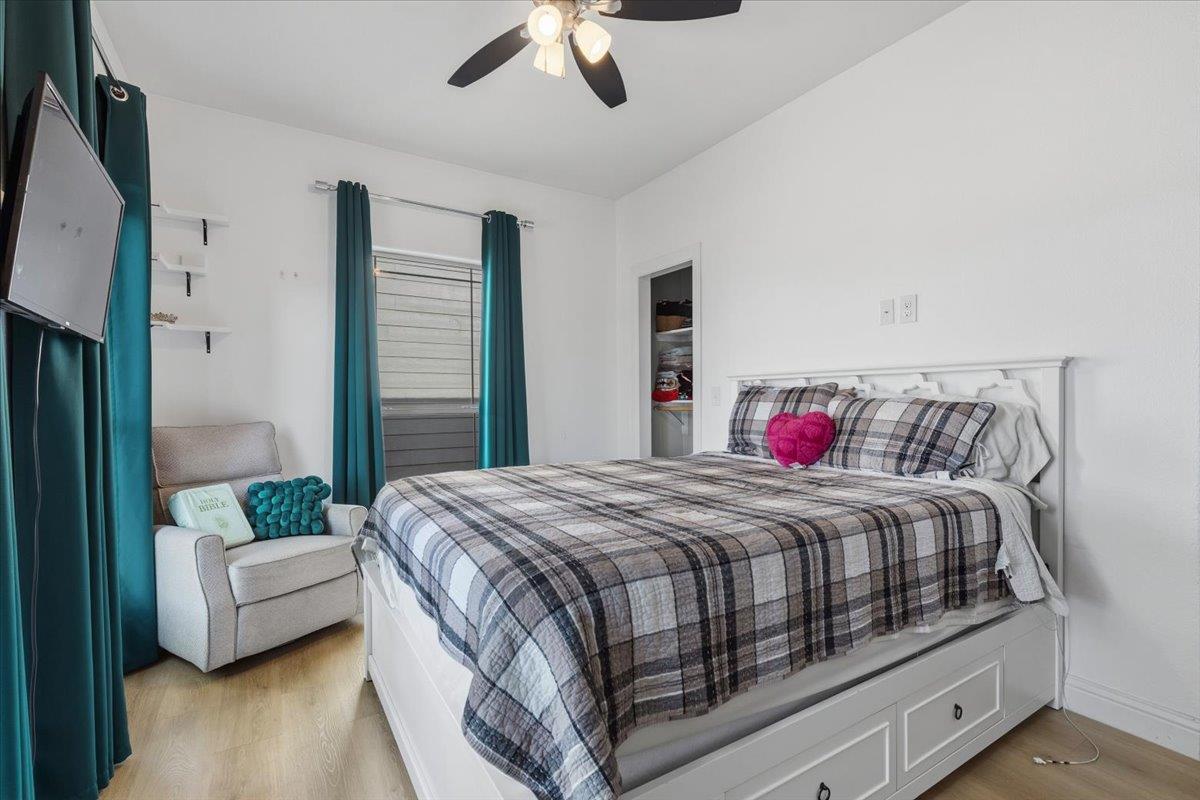 285 La Fortuna Dr, Del Valle, TX 78617
