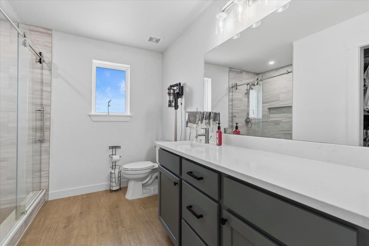 285 La Fortuna Dr, Del Valle, TX 78617
