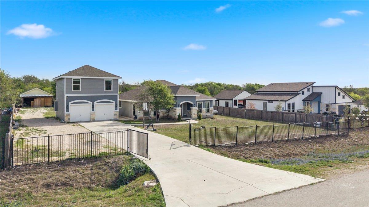 285 La Fortuna Dr, Del Valle, TX 78617