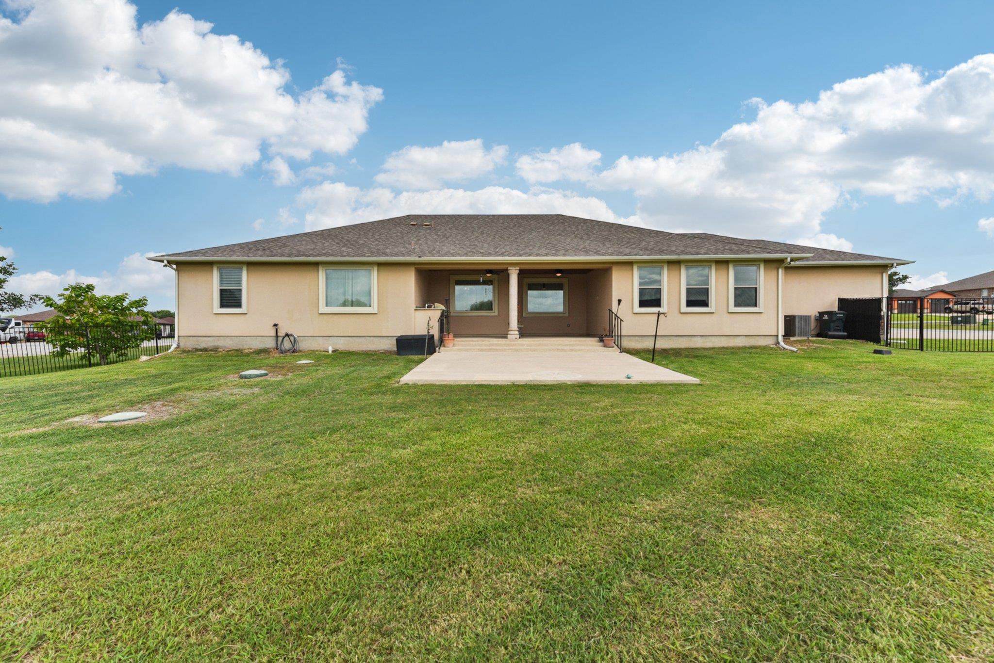 138 Gable St, Kyle, TX 78640