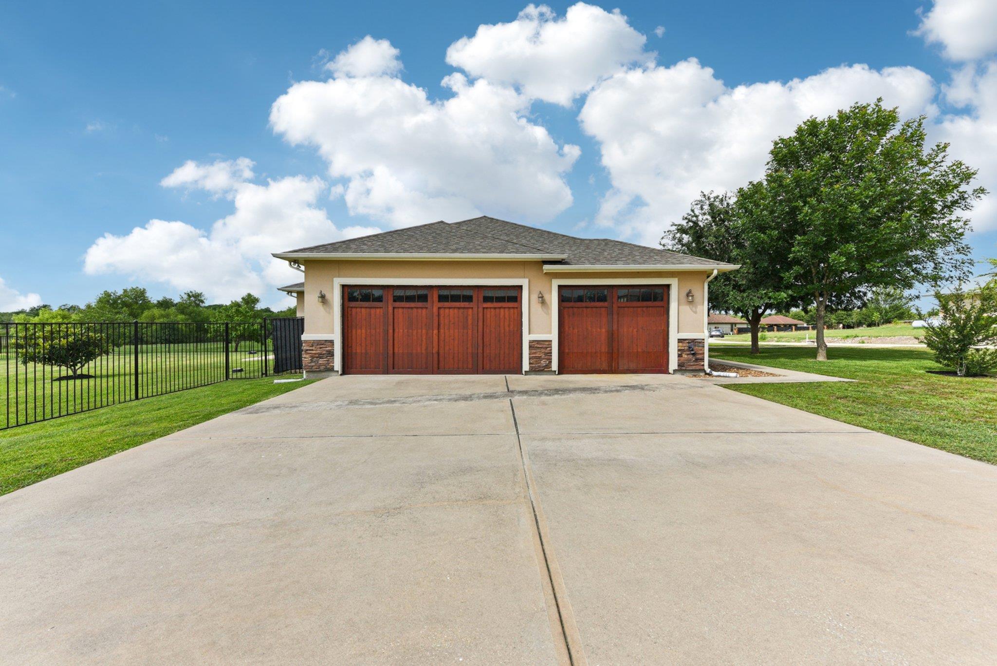 138 Gable St, Kyle, TX 78640