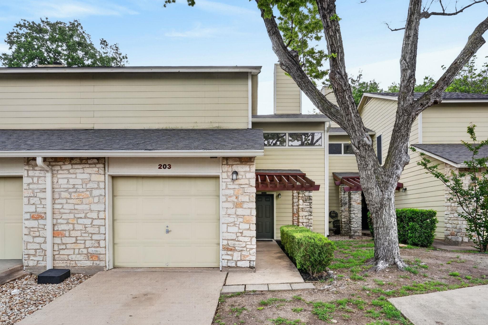 512 Eberhart Ln # 203, Austin, TX 78745