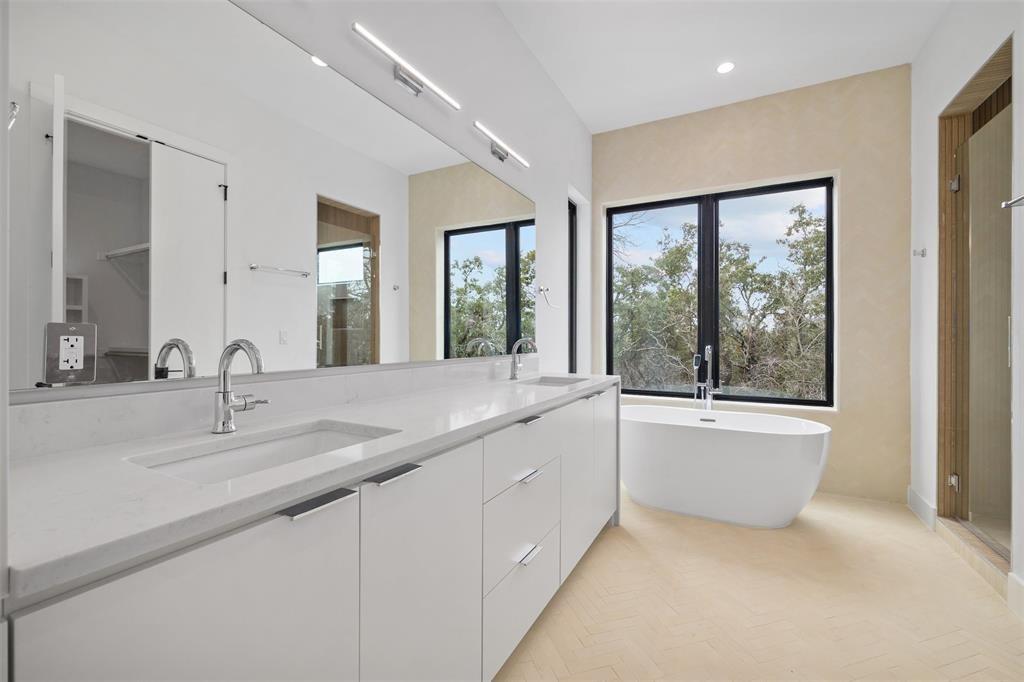 200 N Lake Hills Dr, Austin, TX 78733