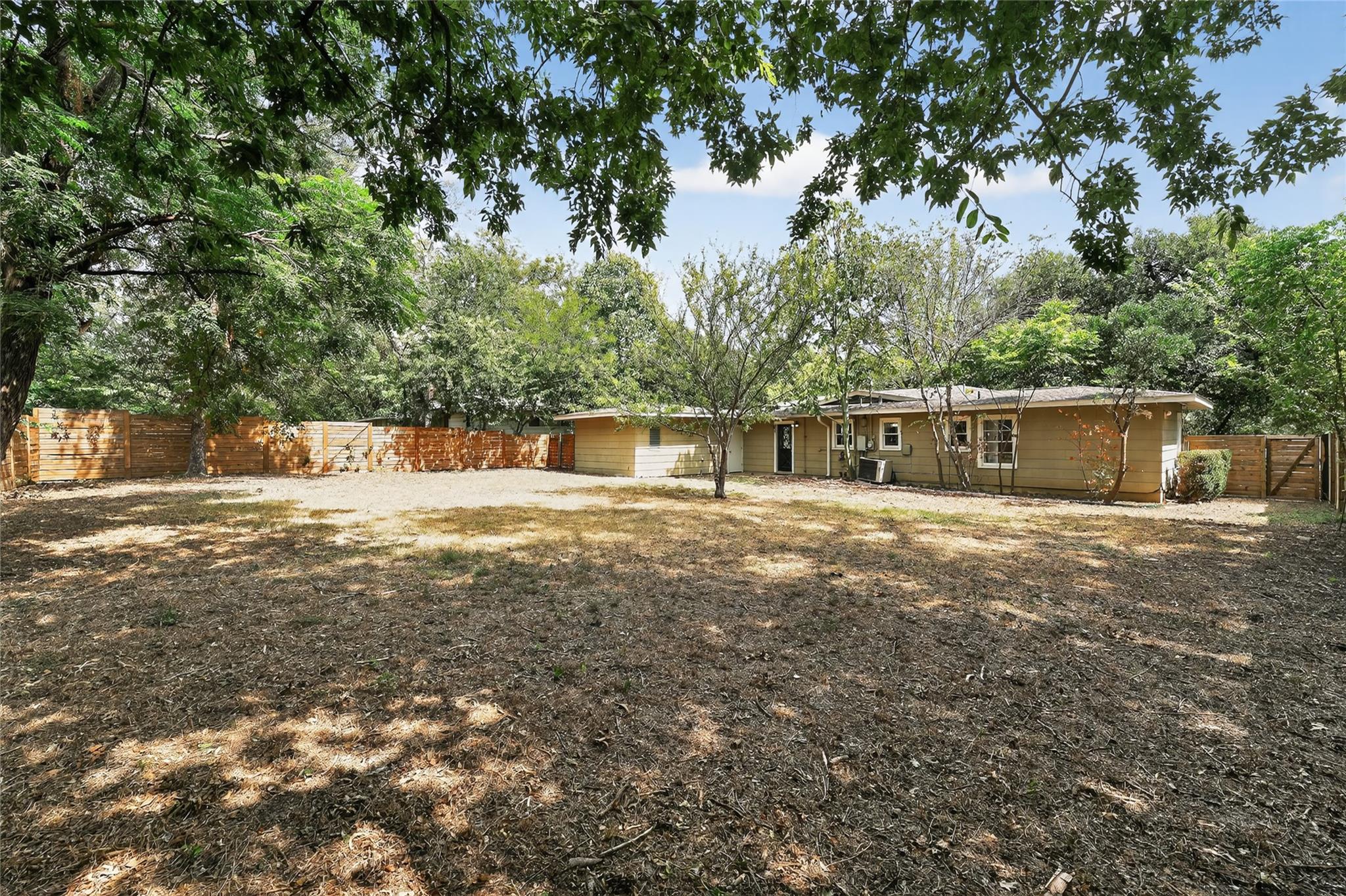 6106 Bull Crk, Austin, TX 78757