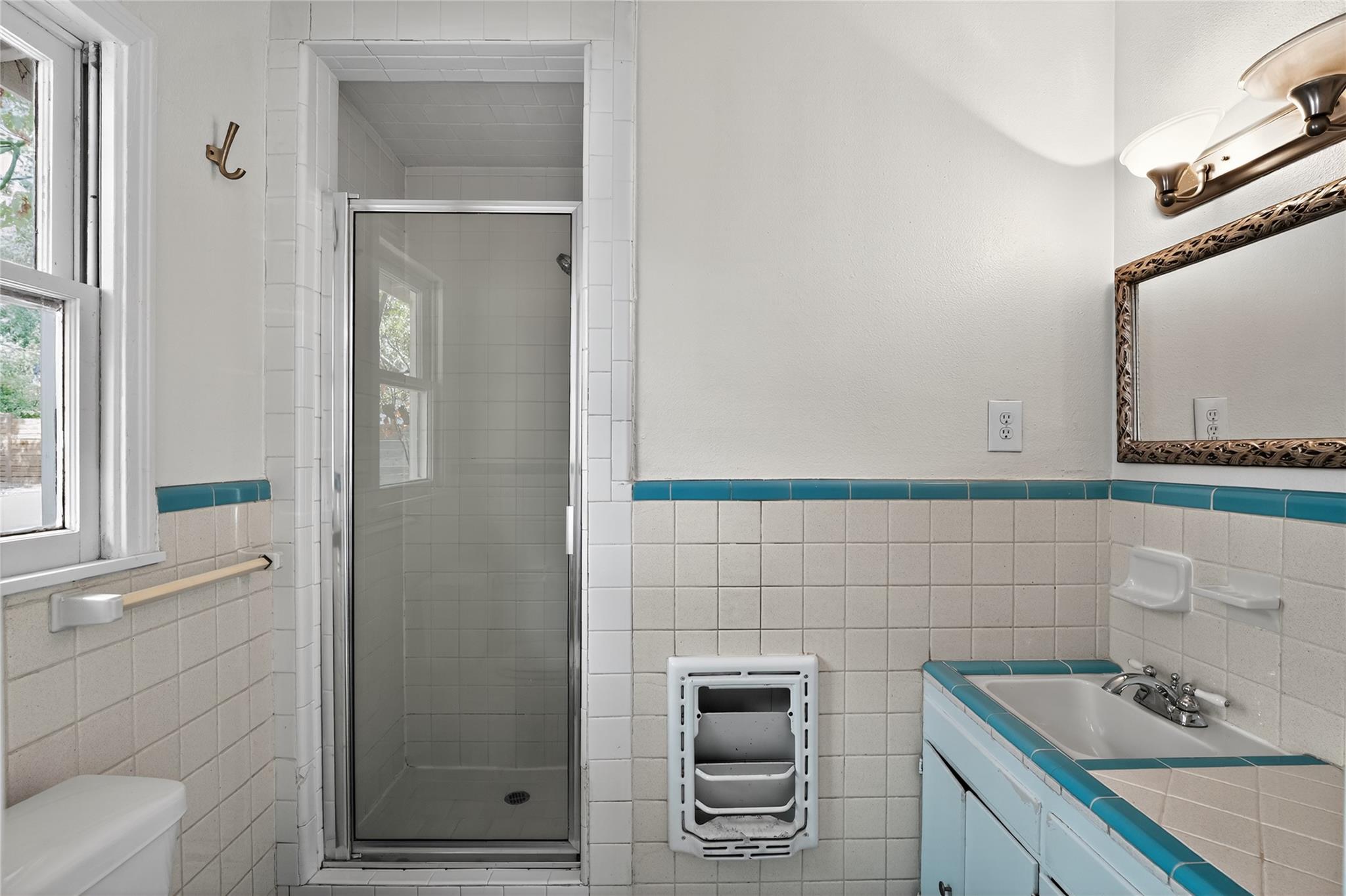 6106 Bull Crk, Austin, TX 78757