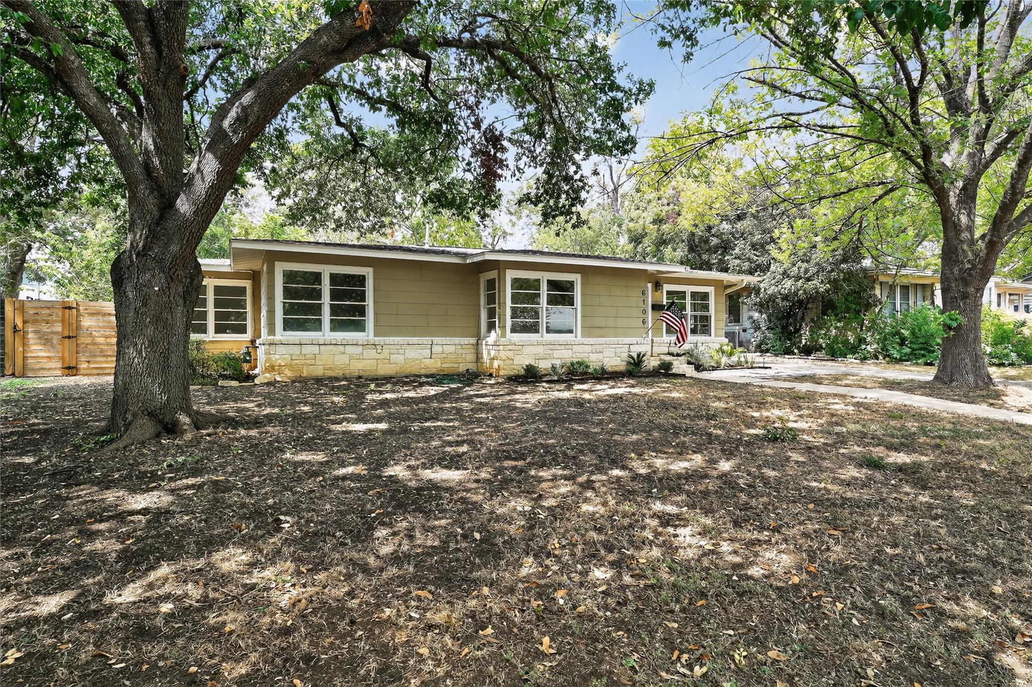 6106 Bull Crk, Austin, TX 78757
