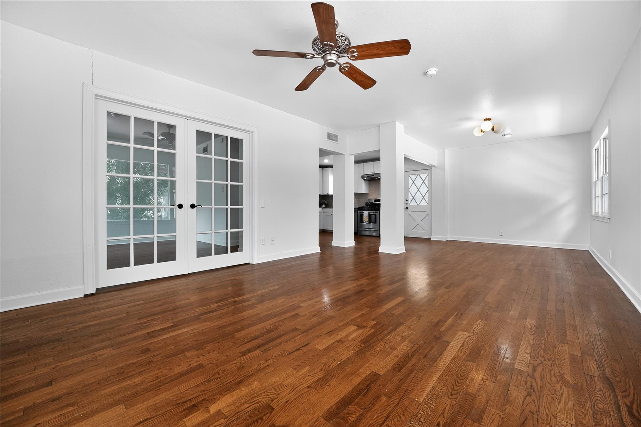 6106 Bull Crk, Austin, TX 78757