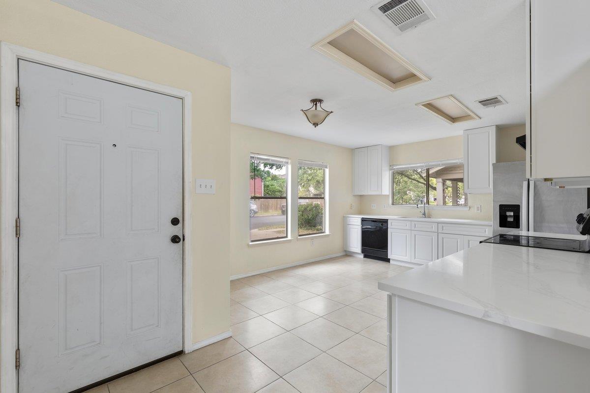 10341 Garbacz Dr, Austin, TX 78748