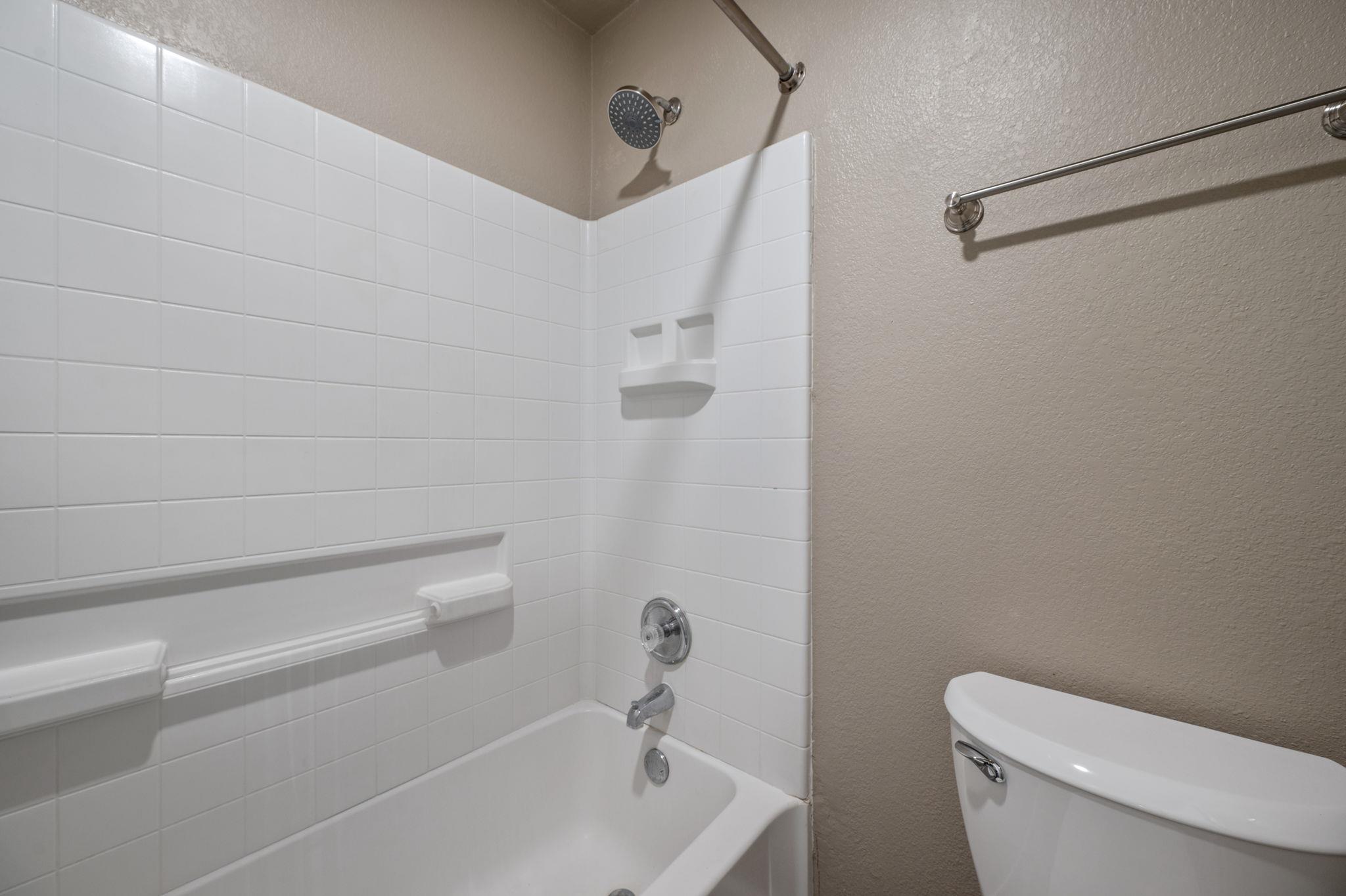 304 Gainer Dr, Hutto, TX 78634