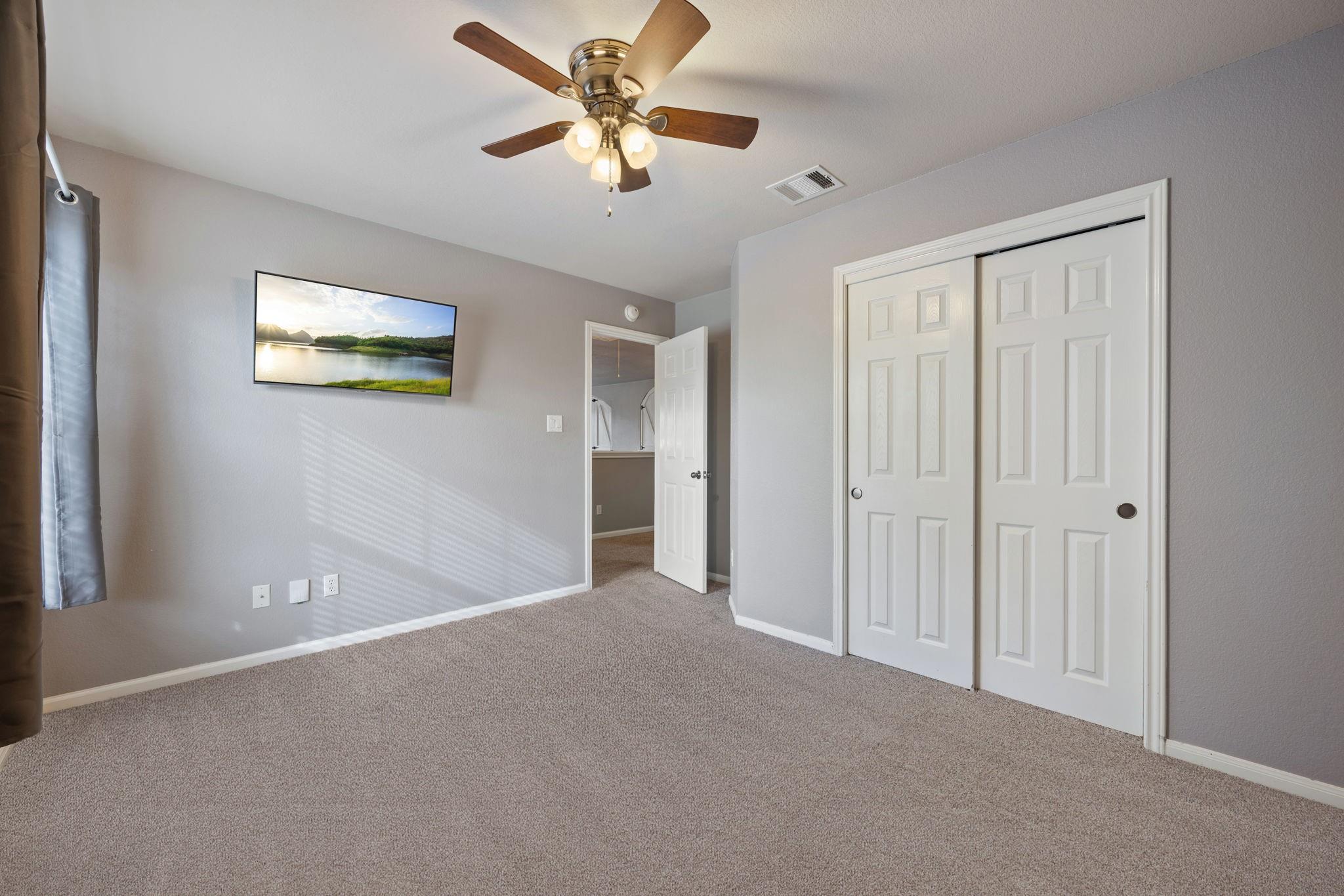 304 Gainer Dr, Hutto, TX 78634