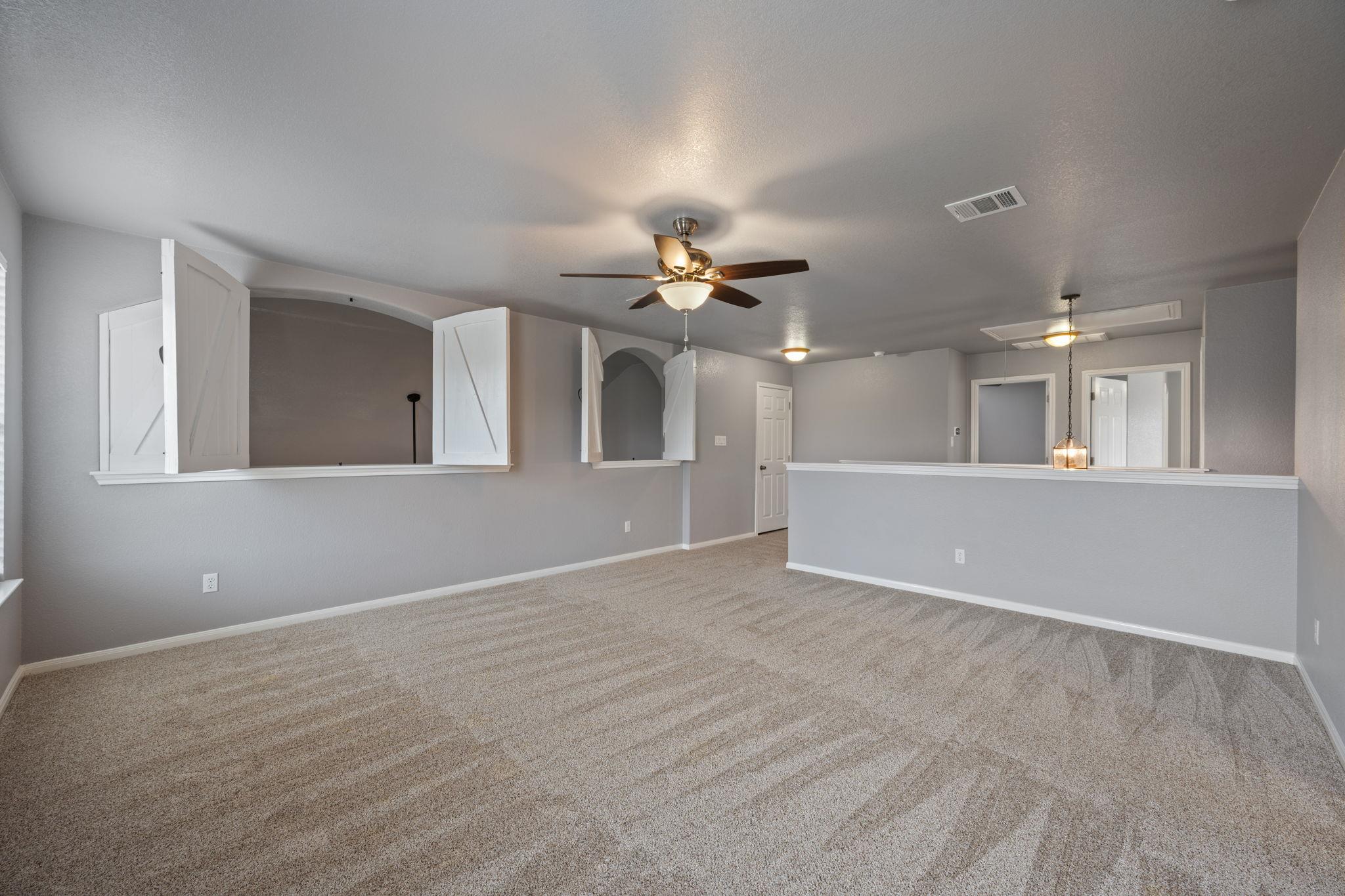 304 Gainer Dr, Hutto, TX 78634