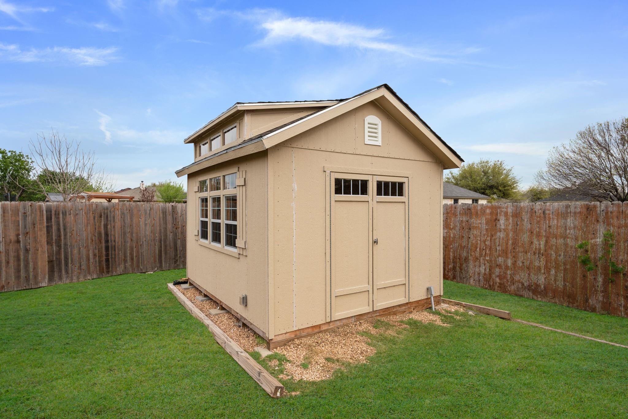 304 Gainer Dr, Hutto, TX 78634