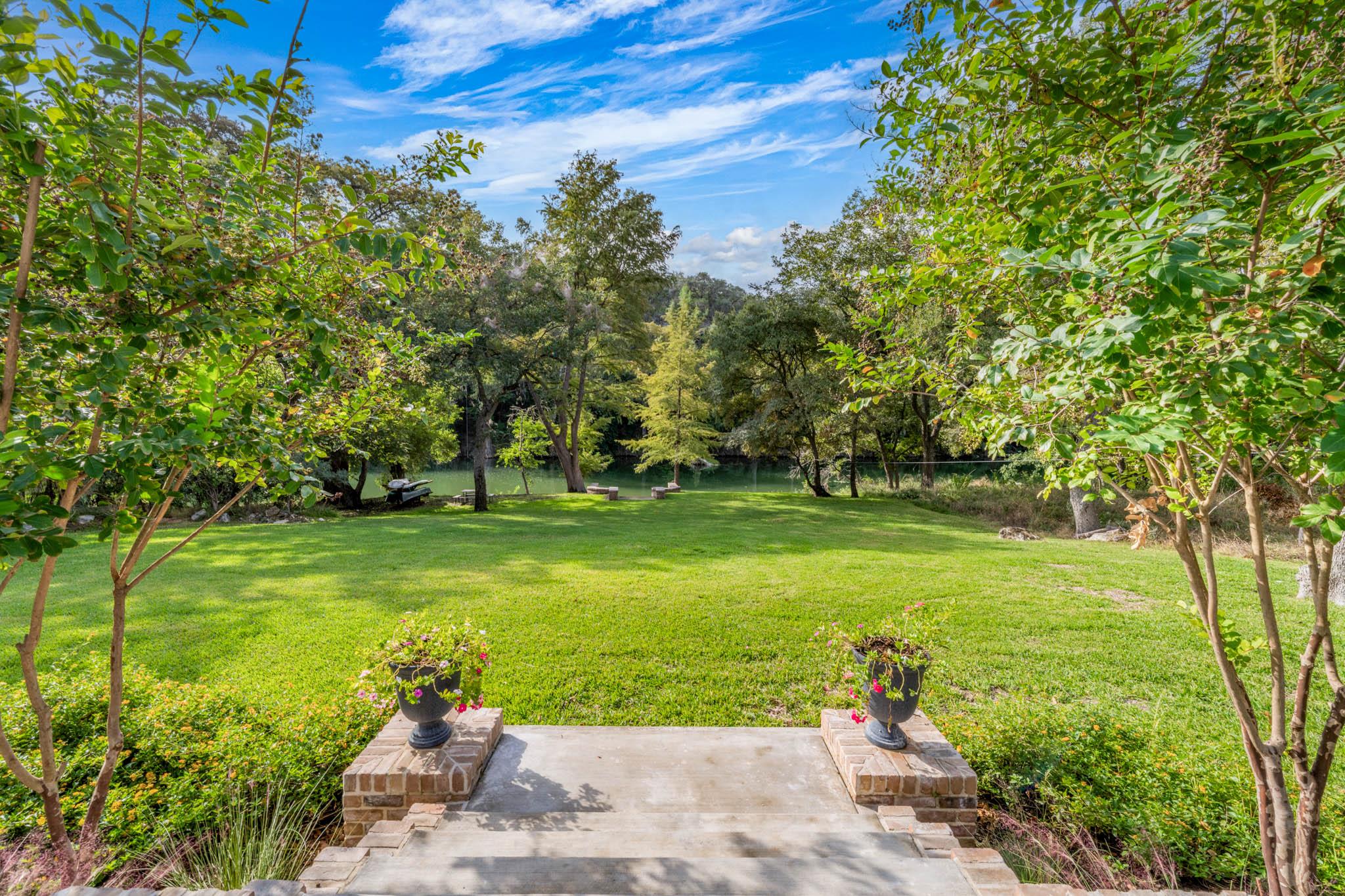 1755 Riada Dr, New Braunfels, TX 78132