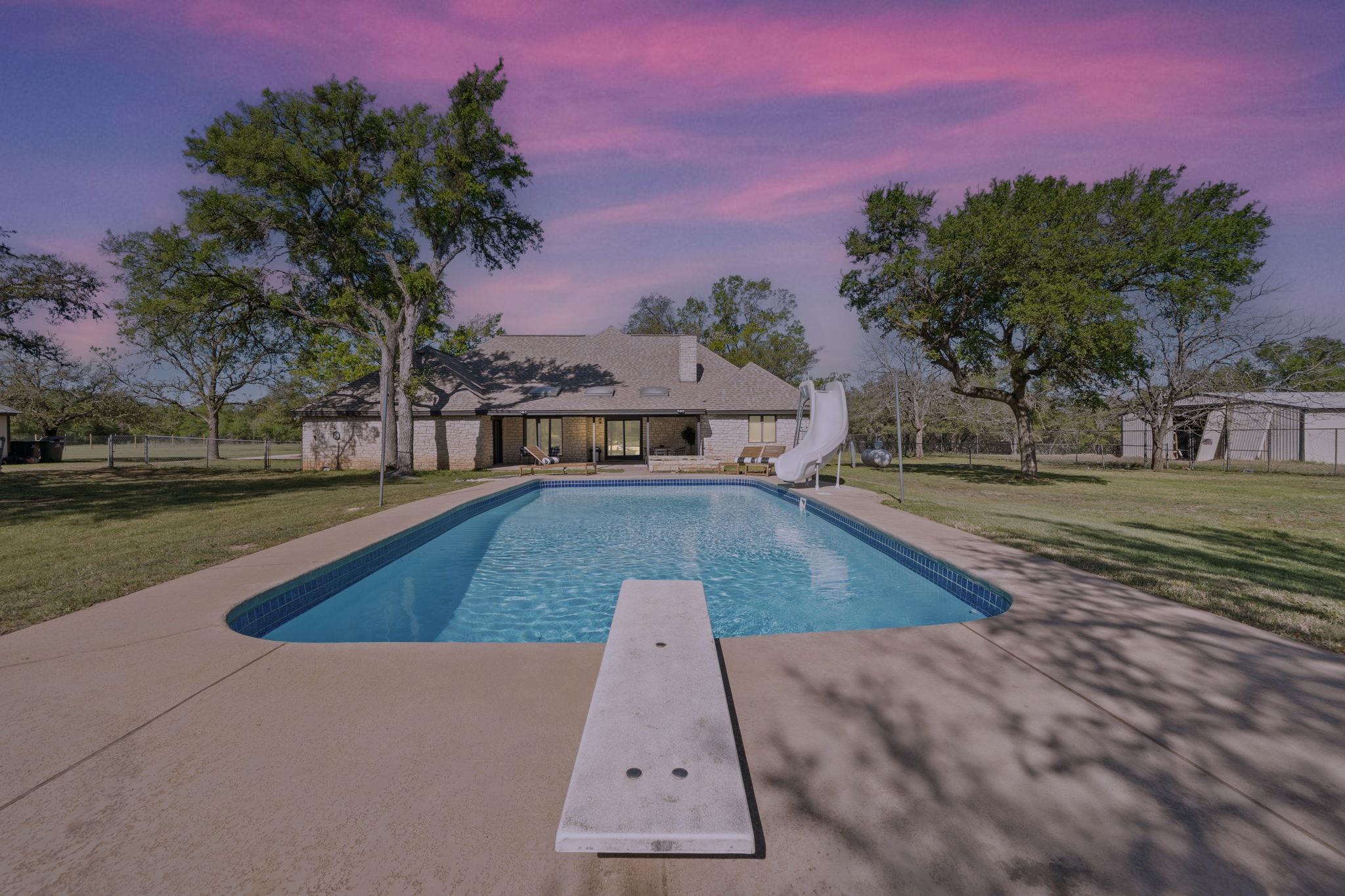 28 Country Oaks Dr, Buda, TX 78610