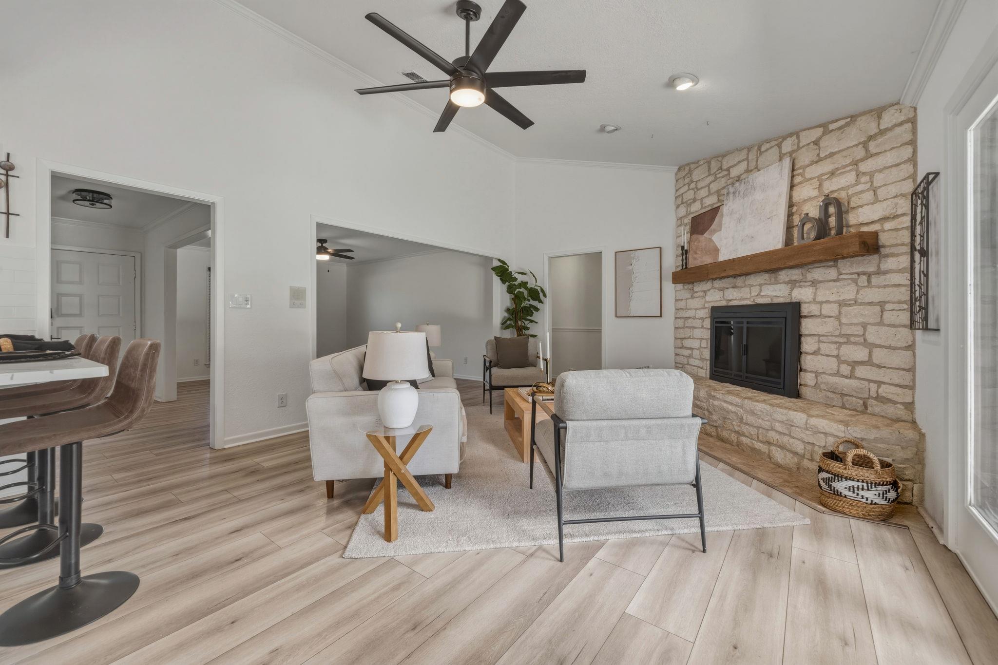 28 Country Oaks Dr, Buda, TX 78610