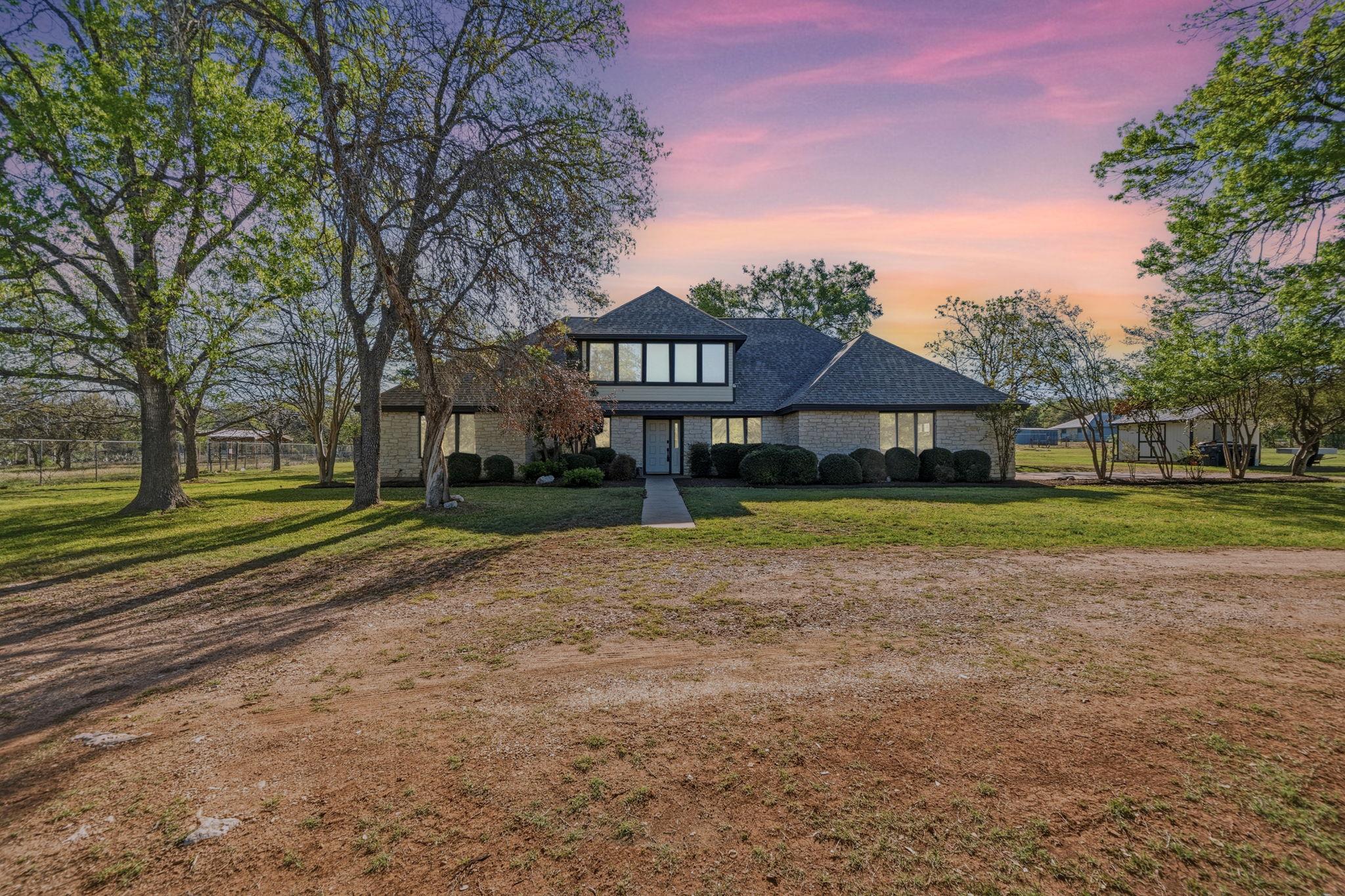 28 Country Oaks Dr, Buda, TX 78610