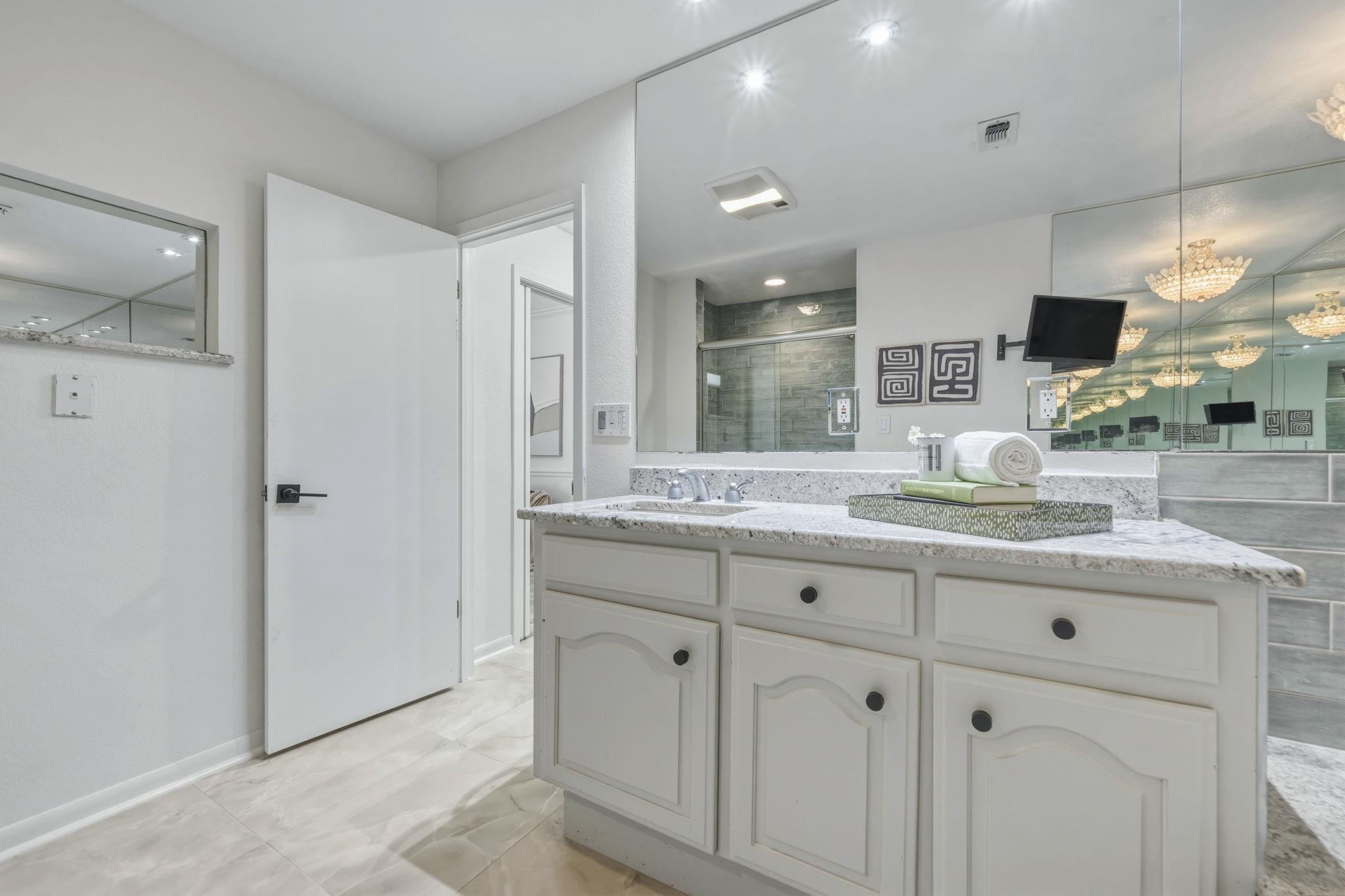 28 Country Oaks Dr, Buda, TX 78610