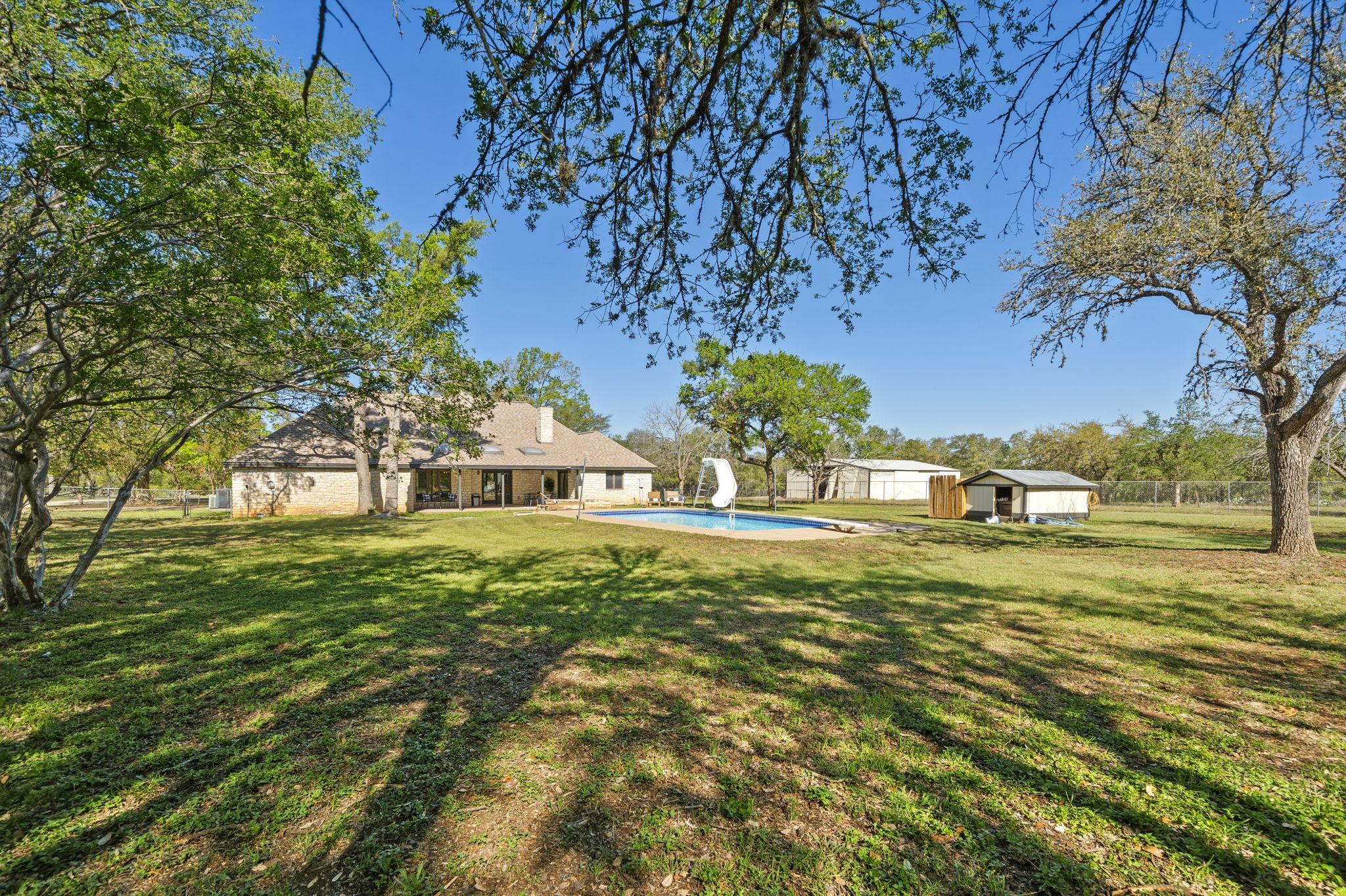 28 Country Oaks Dr, Buda, TX 78610