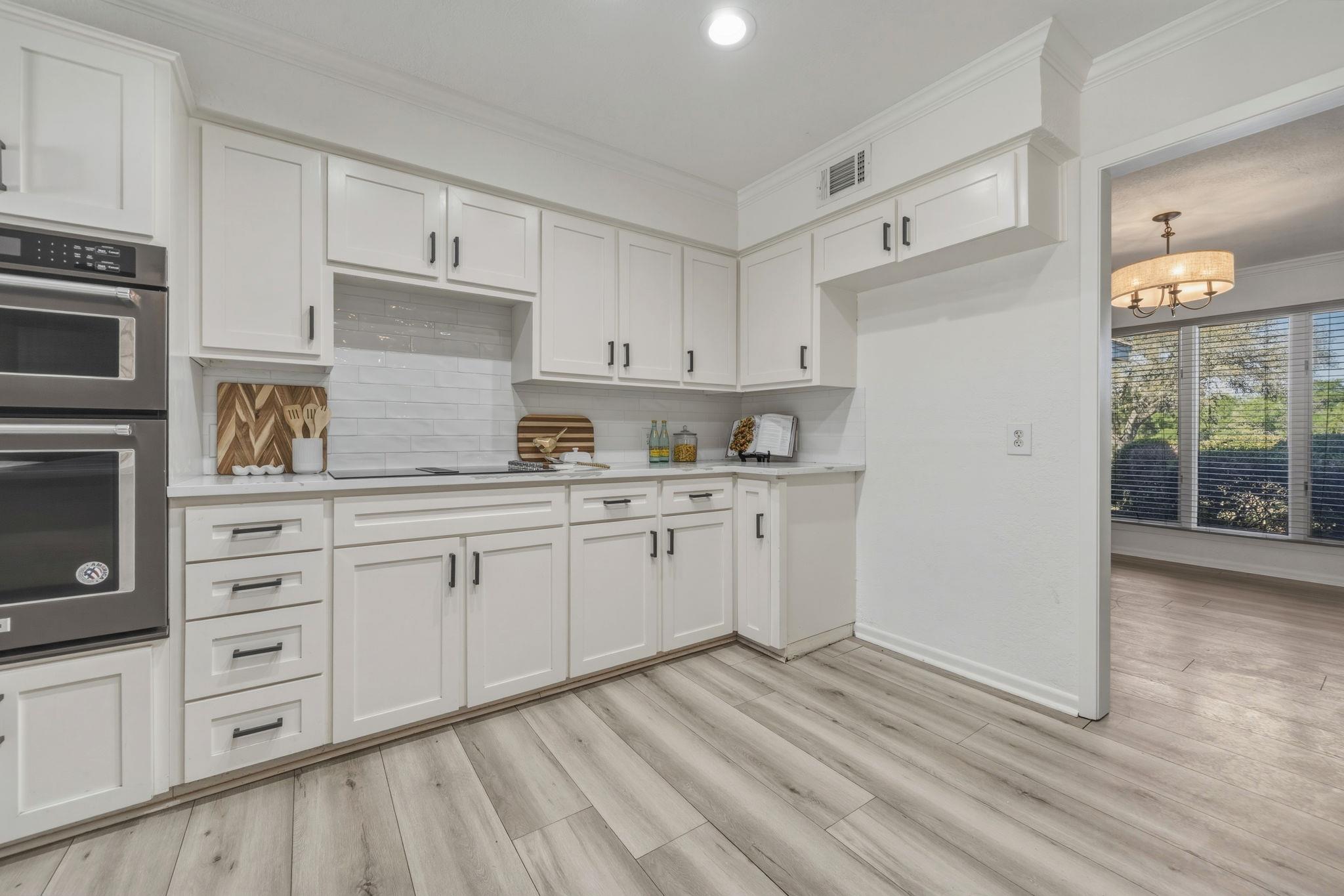 28 Country Oaks Dr, Buda, TX 78610