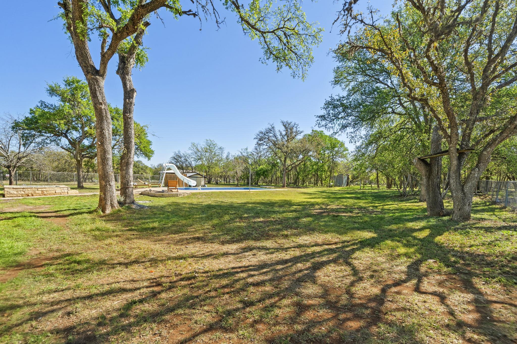 28 Country Oaks Dr, Buda, TX 78610
