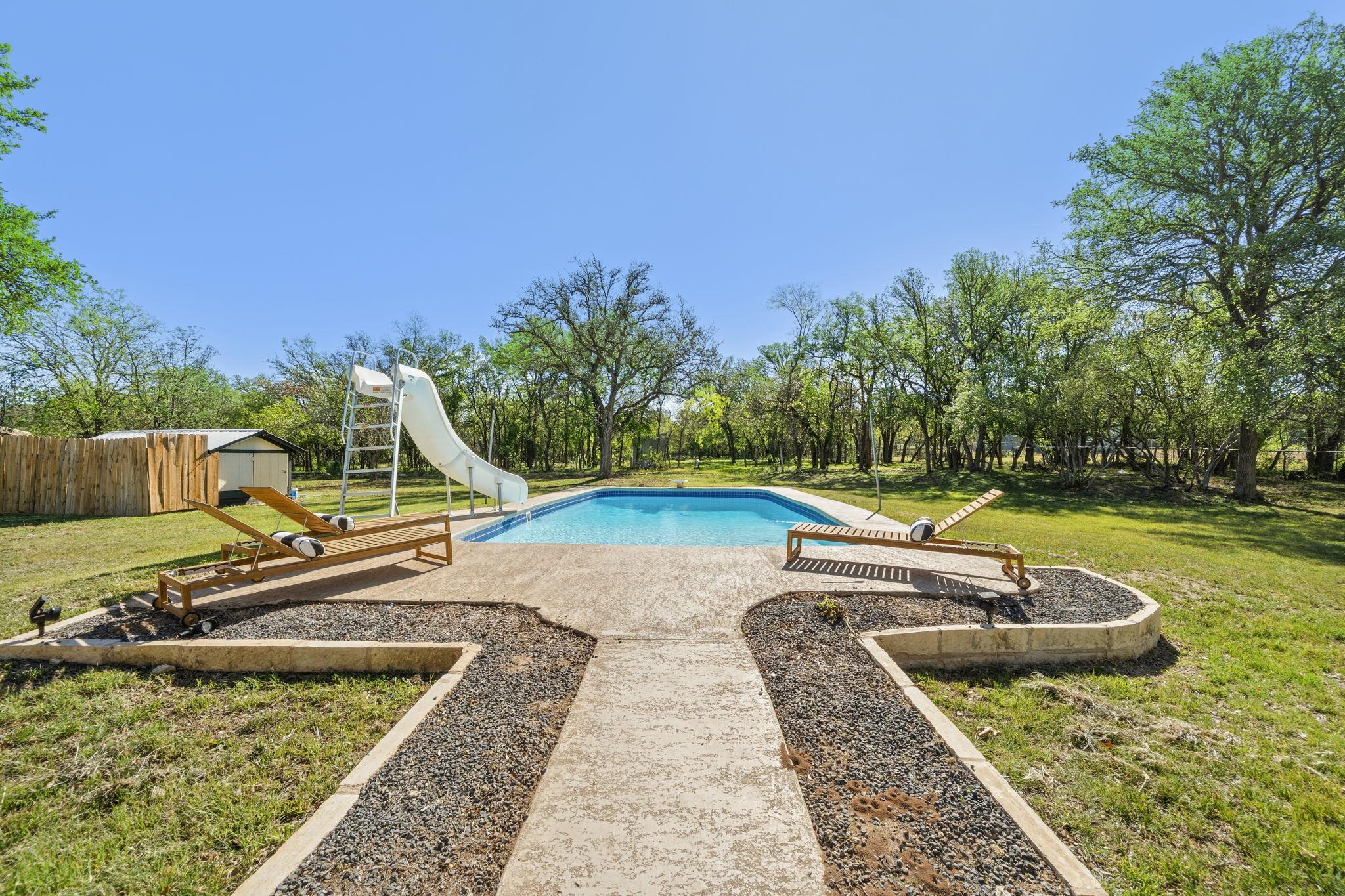 28 Country Oaks Dr, Buda, TX 78610