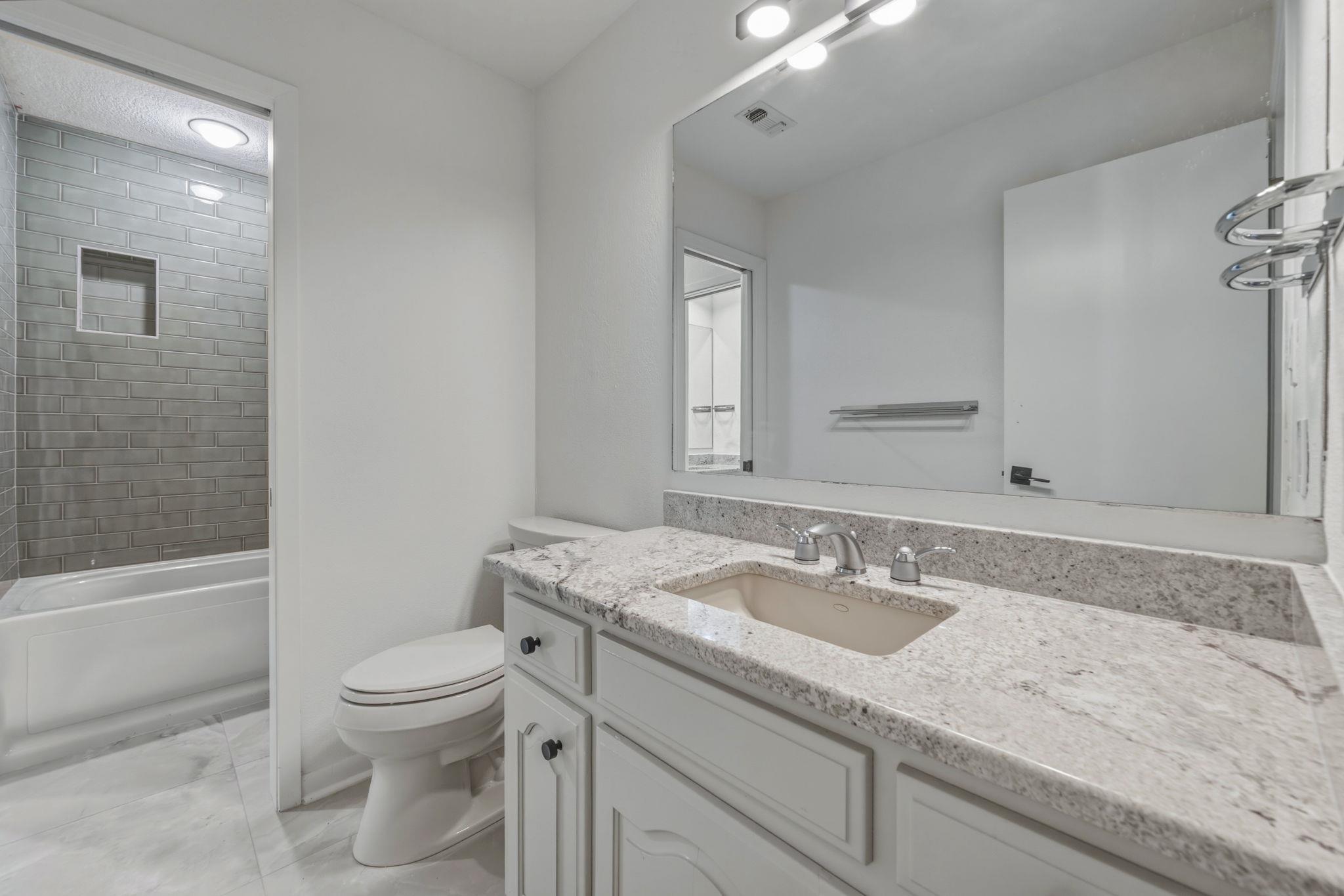 28 Country Oaks Dr, Buda, TX 78610