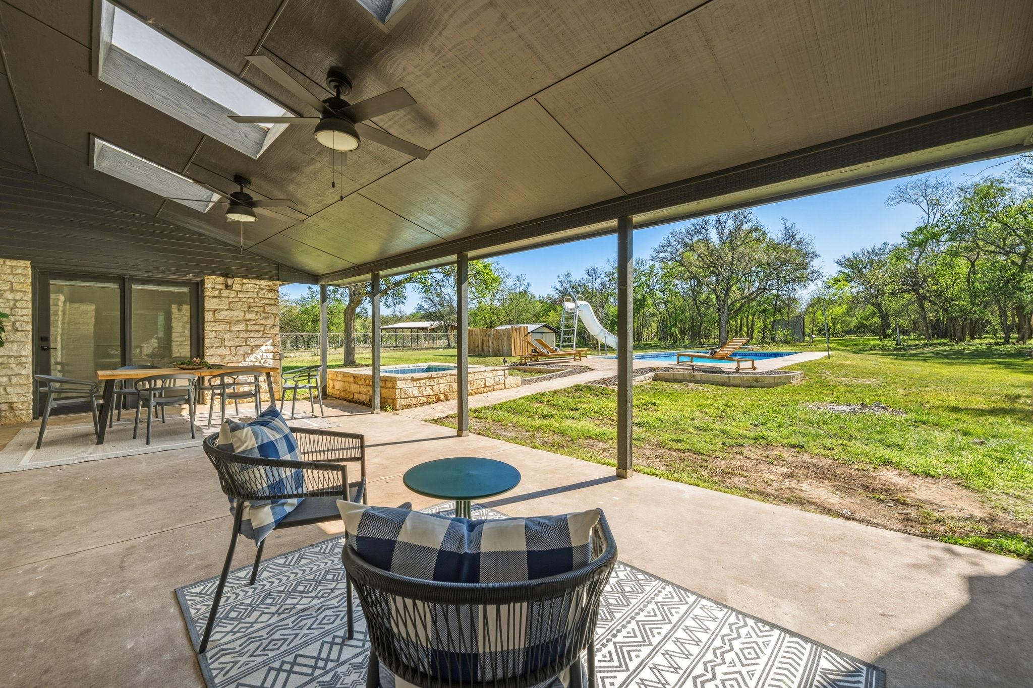 28 Country Oaks Dr, Buda, TX 78610