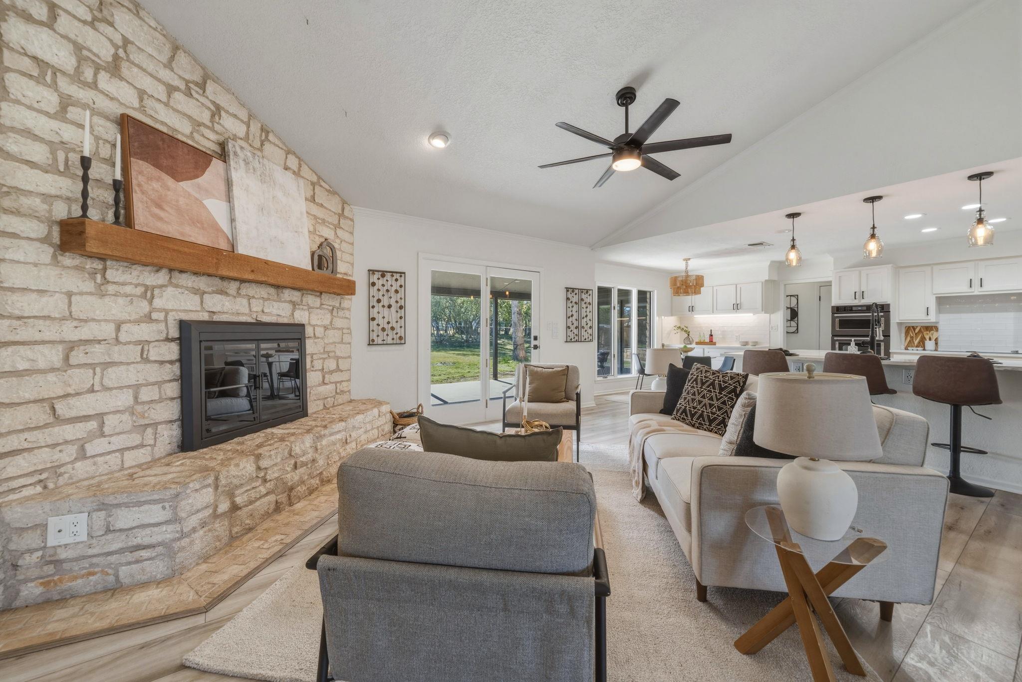 28 Country Oaks Dr, Buda, TX 78610