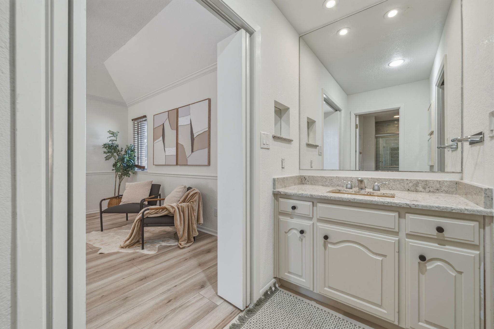 28 Country Oaks Dr, Buda, TX 78610