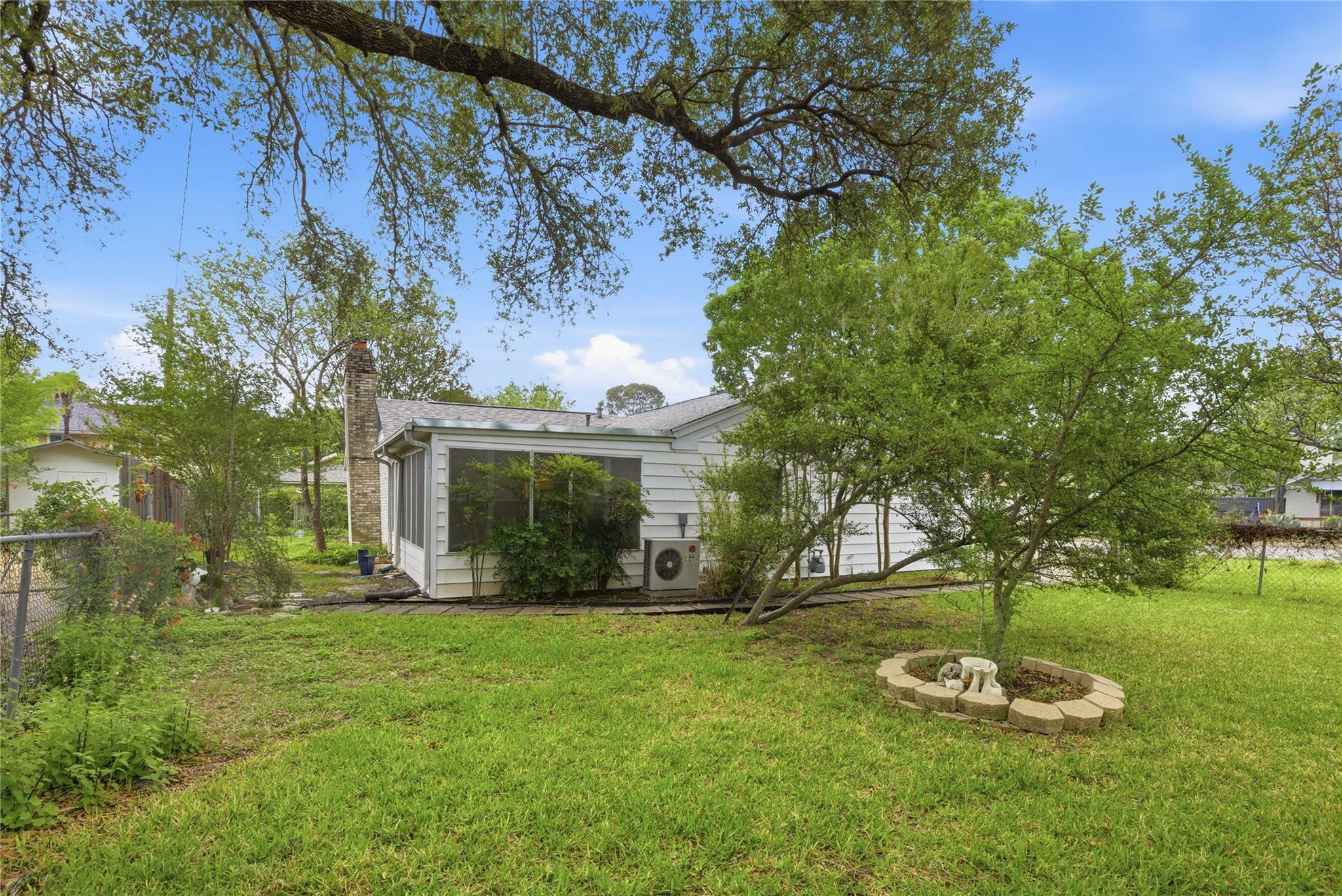 2902 Dover Pl, Austin, TX 78757