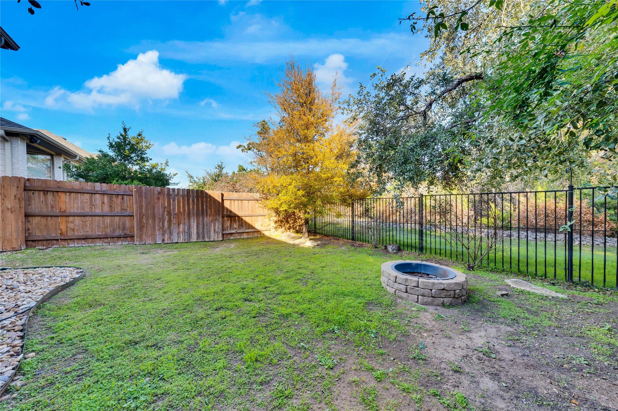 5213 Buchanan Draw Rd, Austin, TX 78738
