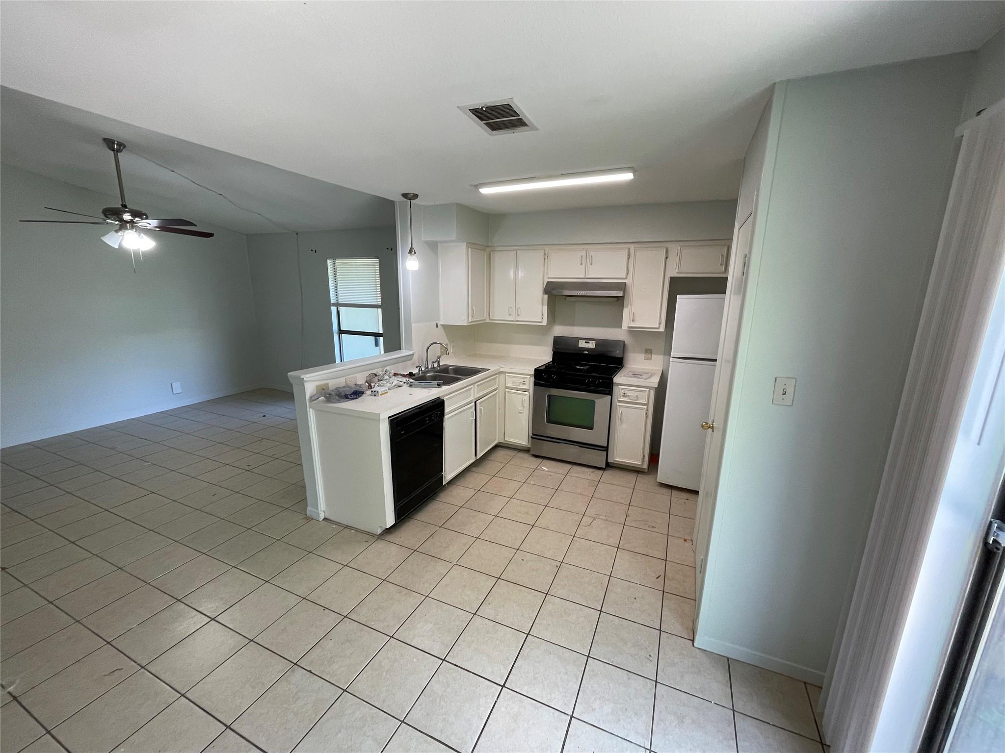 2001 Magnolia Dr # A, Round Rock, TX 78664