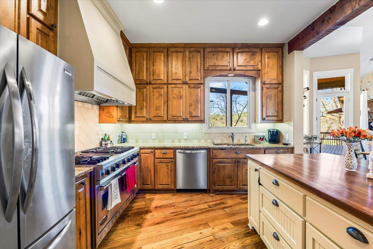130 Water Park Rd, Wimberley, TX 78676