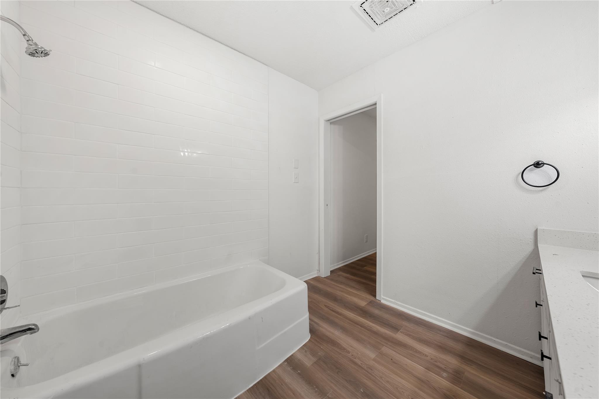 101 E 33rd St # 208, Austin, TX 78705