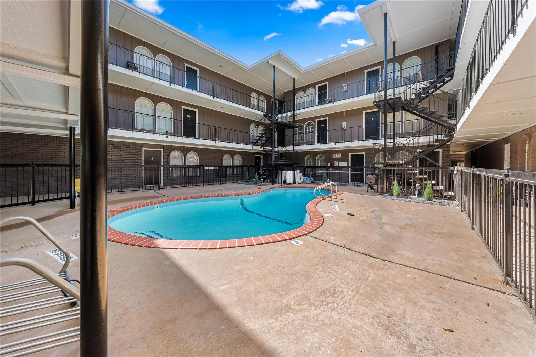 101 E 33rd St # 208, Austin, TX 78705