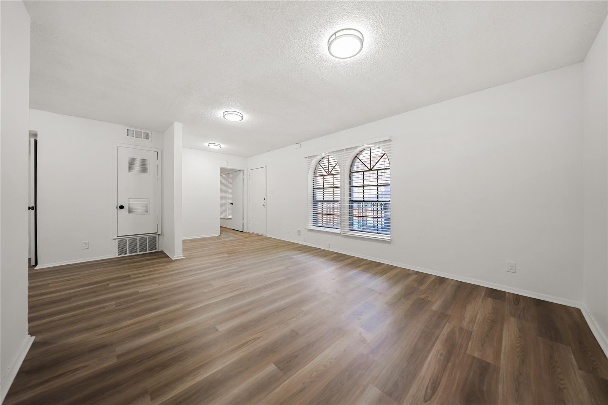 101 E 33rd St # 208, Austin, TX 78705