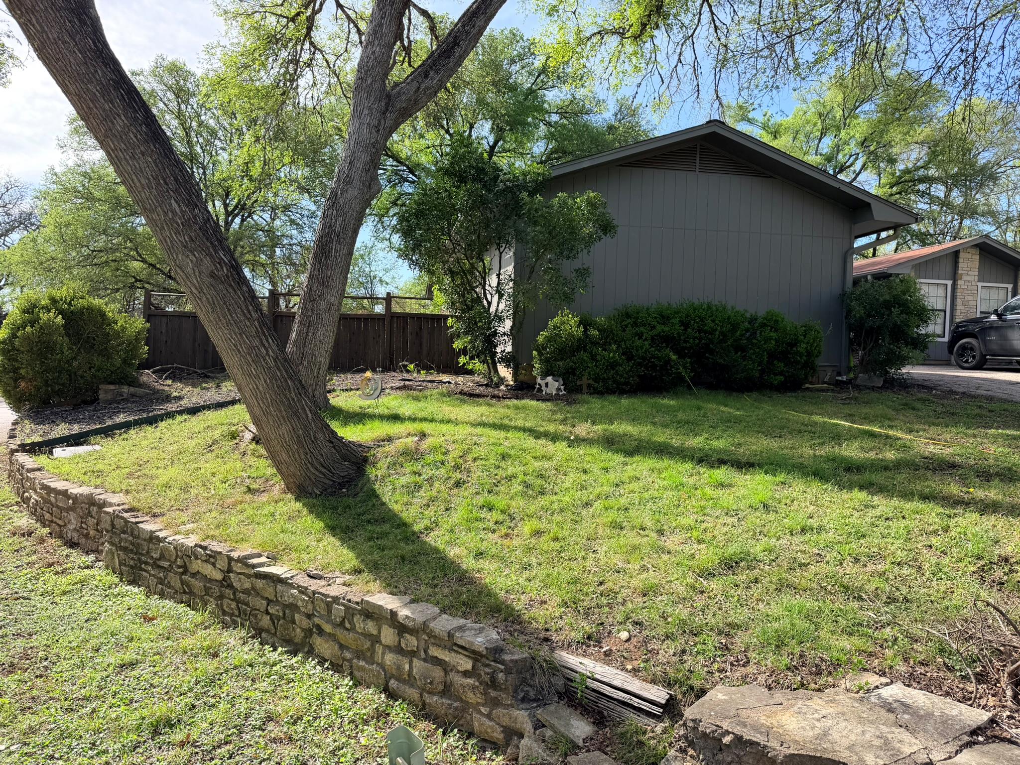 2 Acacia Dr, Wimberley, TX 78676