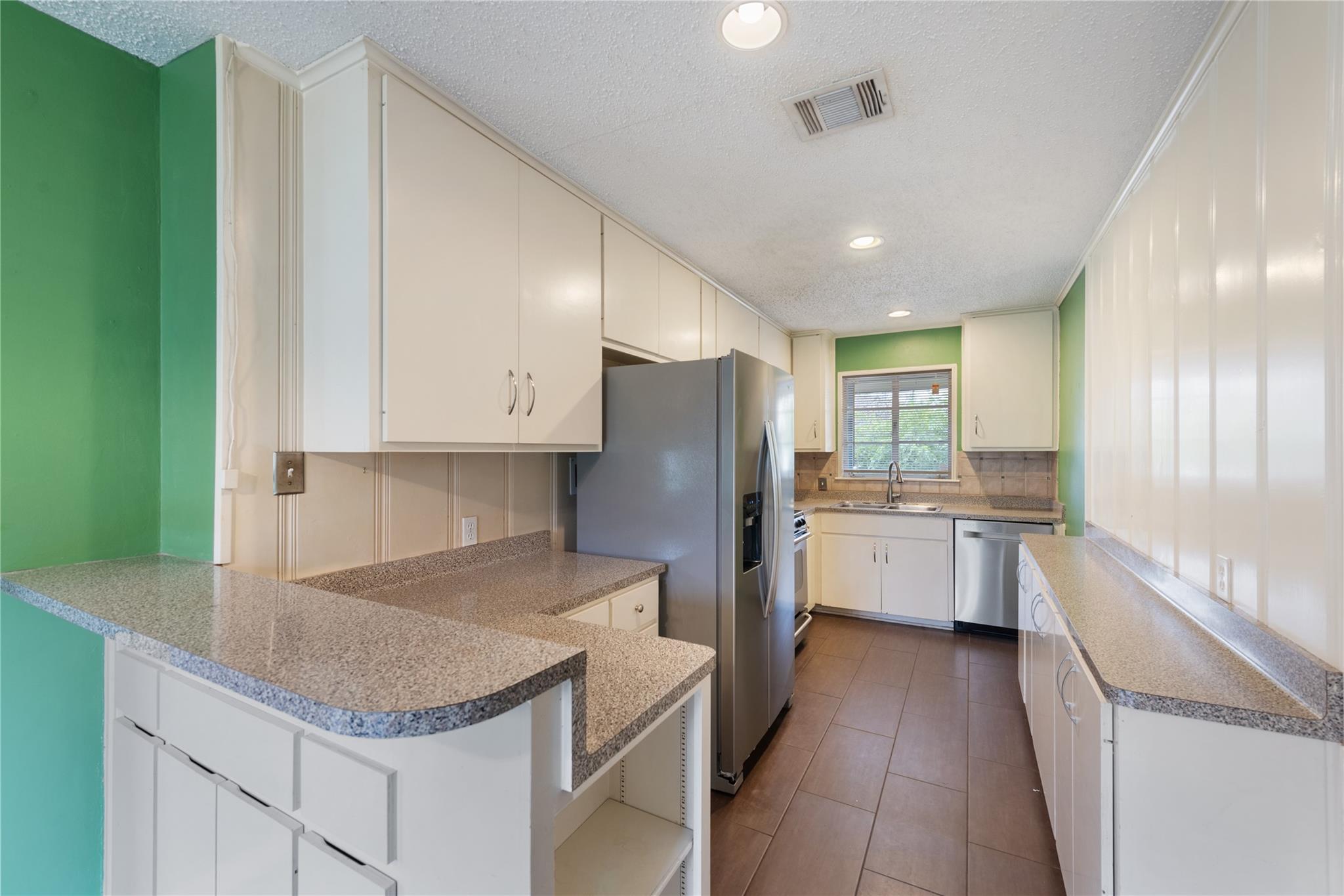 1900 Justin Ln, Austin, TX 78757