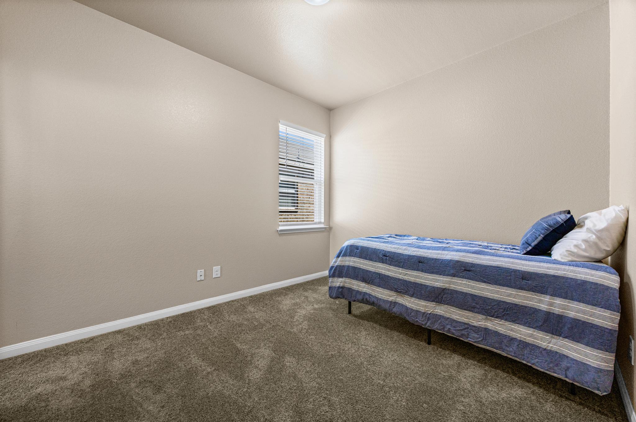 1205 Twin Estates Dr, Kyle, TX 78640