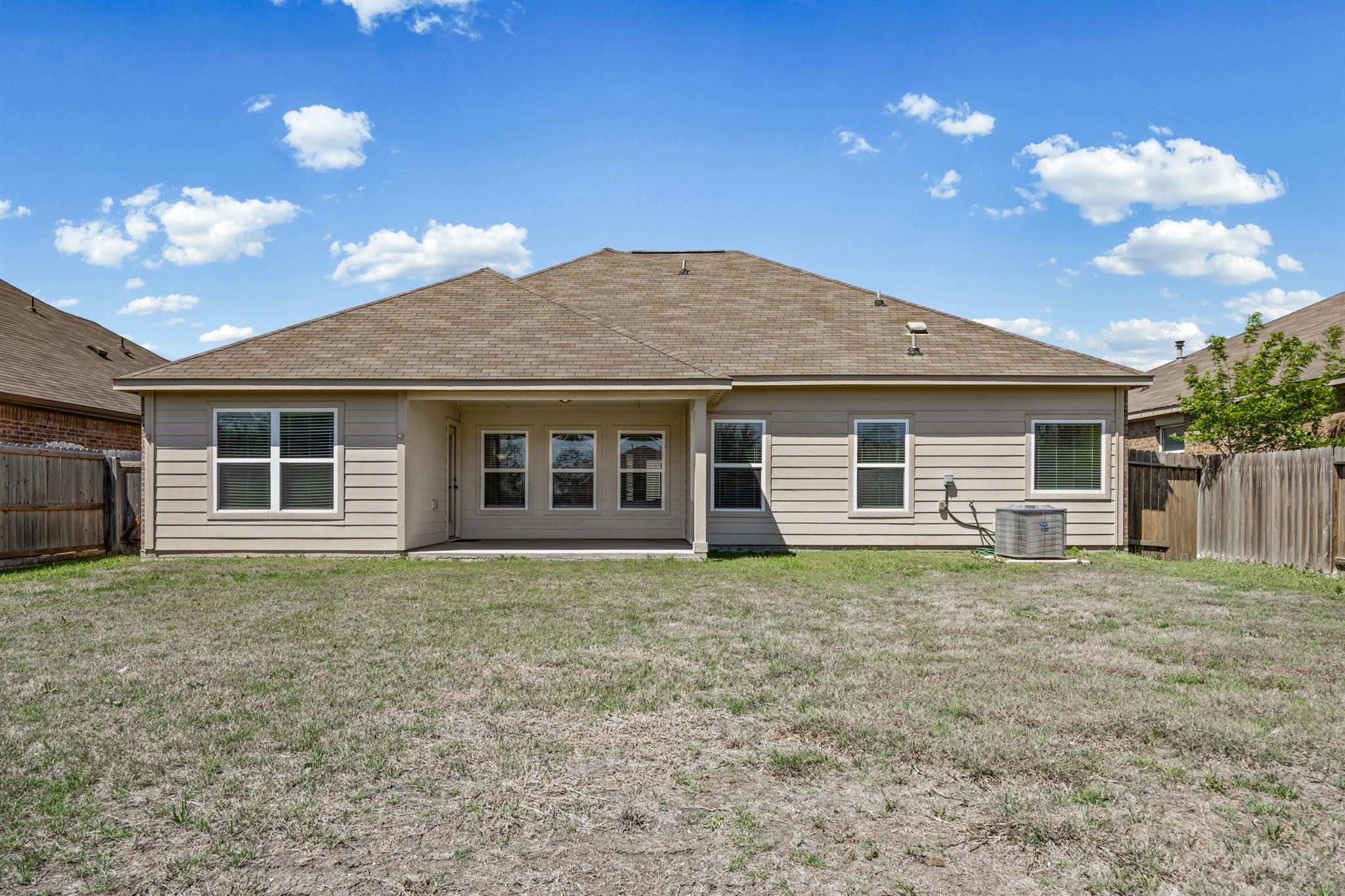 1205 Twin Estates Dr, Kyle, TX 78640
