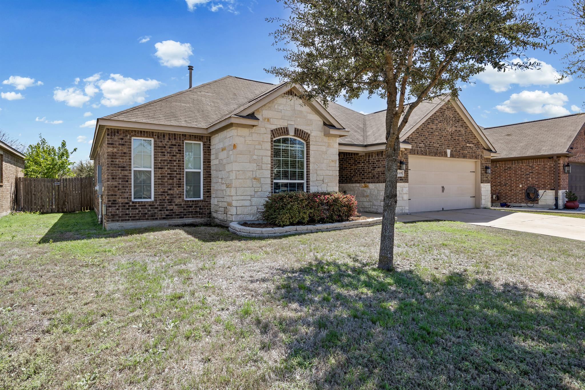 1205 Twin Estates Dr, Kyle, TX 78640