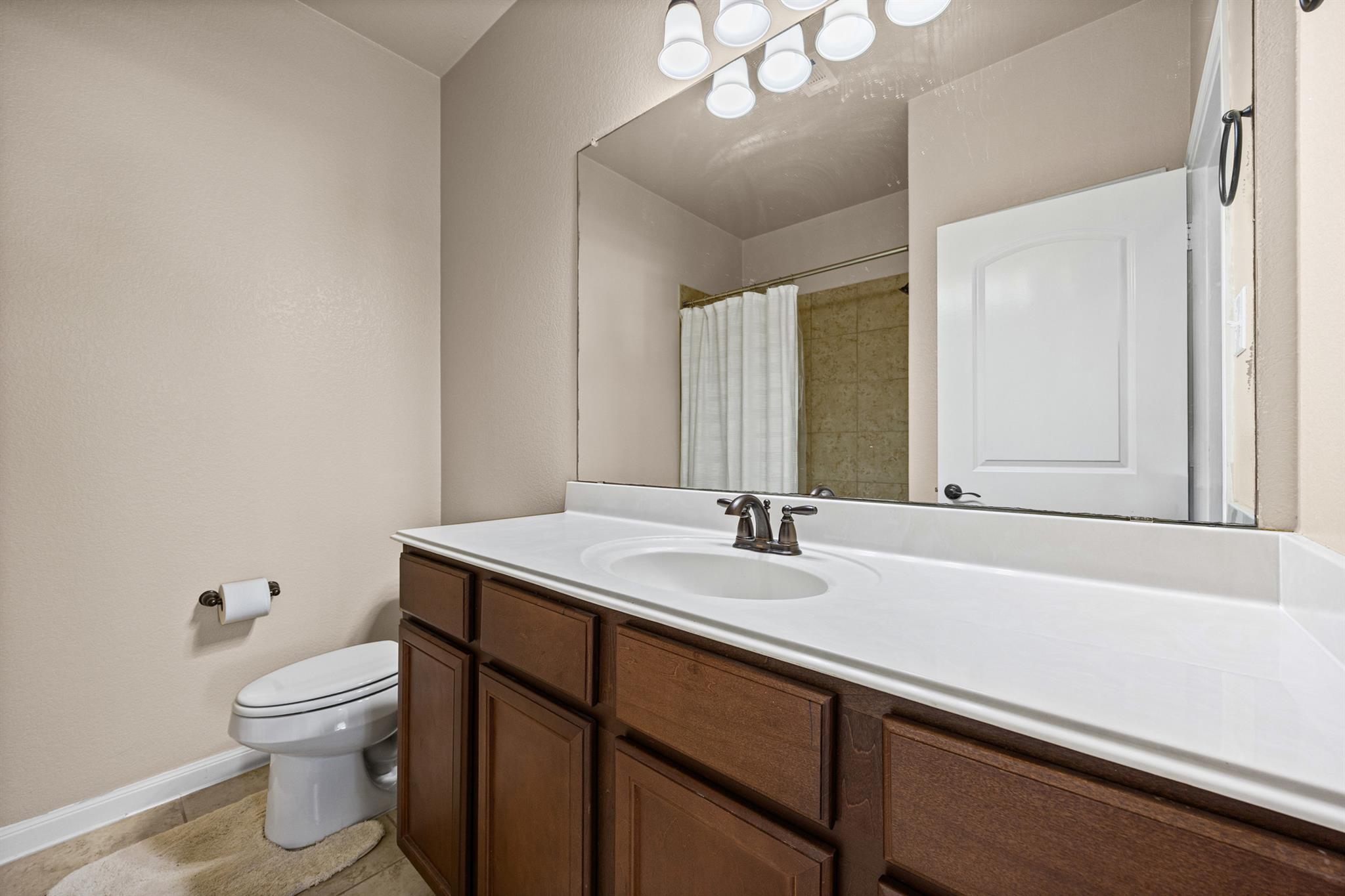 1205 Twin Estates Dr, Kyle, TX 78640