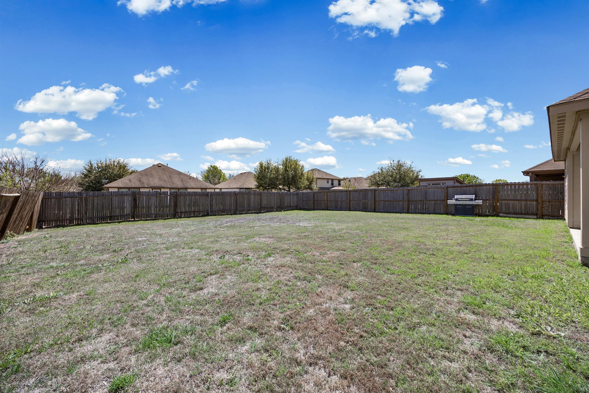 1205 Twin Estates Dr, Kyle, TX 78640