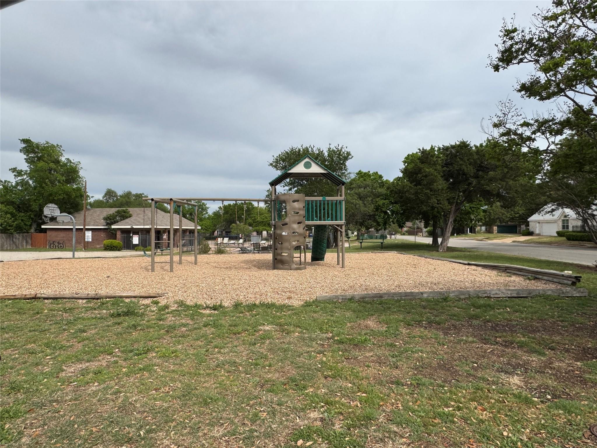 1800 Twisted Oak Dr, Leander, TX 78641