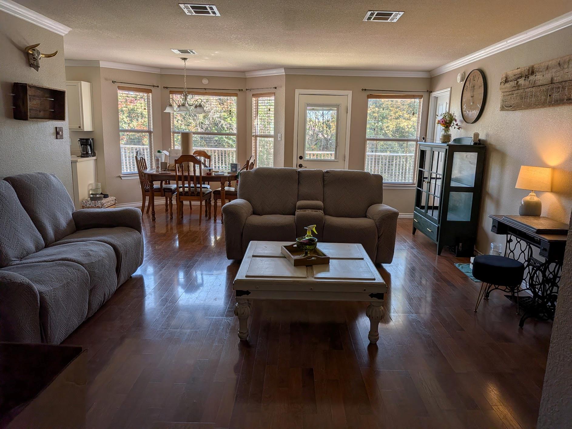 1800 Twisted Oak Dr, Leander, TX 78641